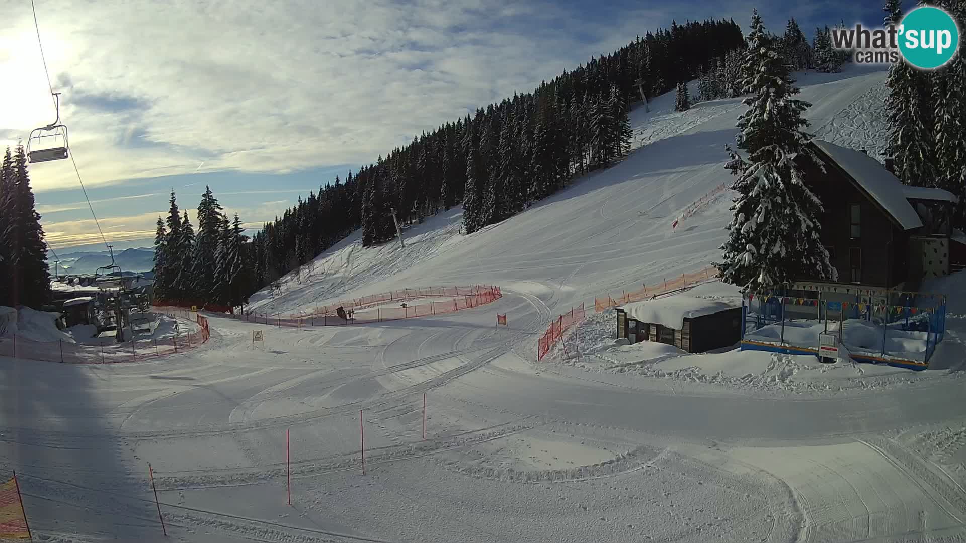 Spletna kamera smučišča GOLTE v živo – pogled na Medvedjak