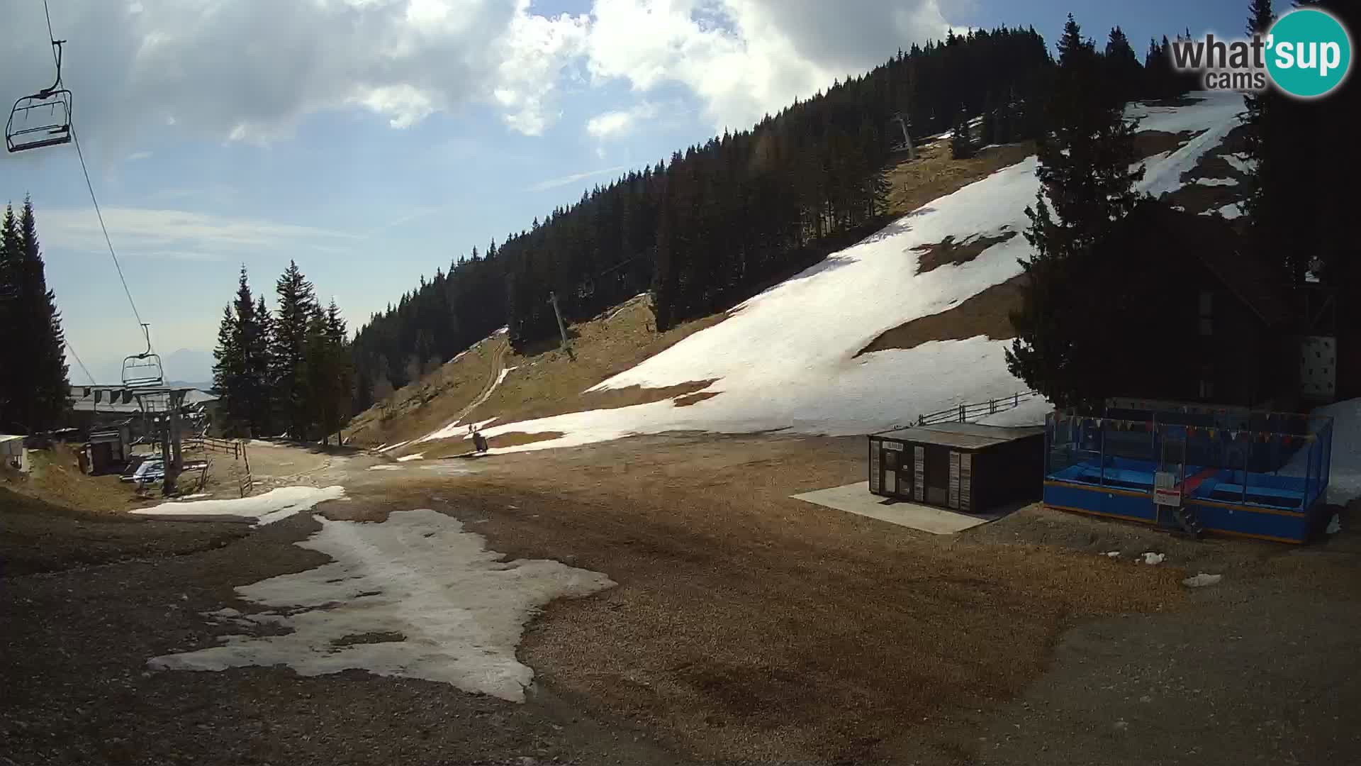 Spletna kamera smučišča GOLTE v živo – pogled na Medvedjak