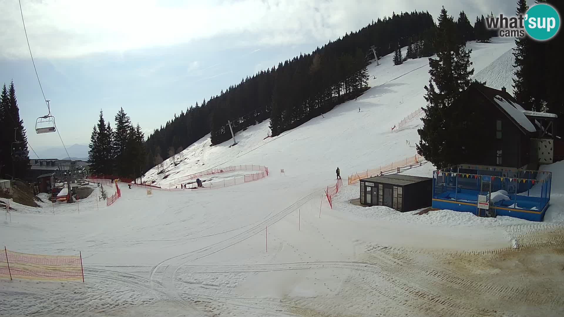 Spletna kamera smučišča GOLTE v živo – pogled na Medvedjak