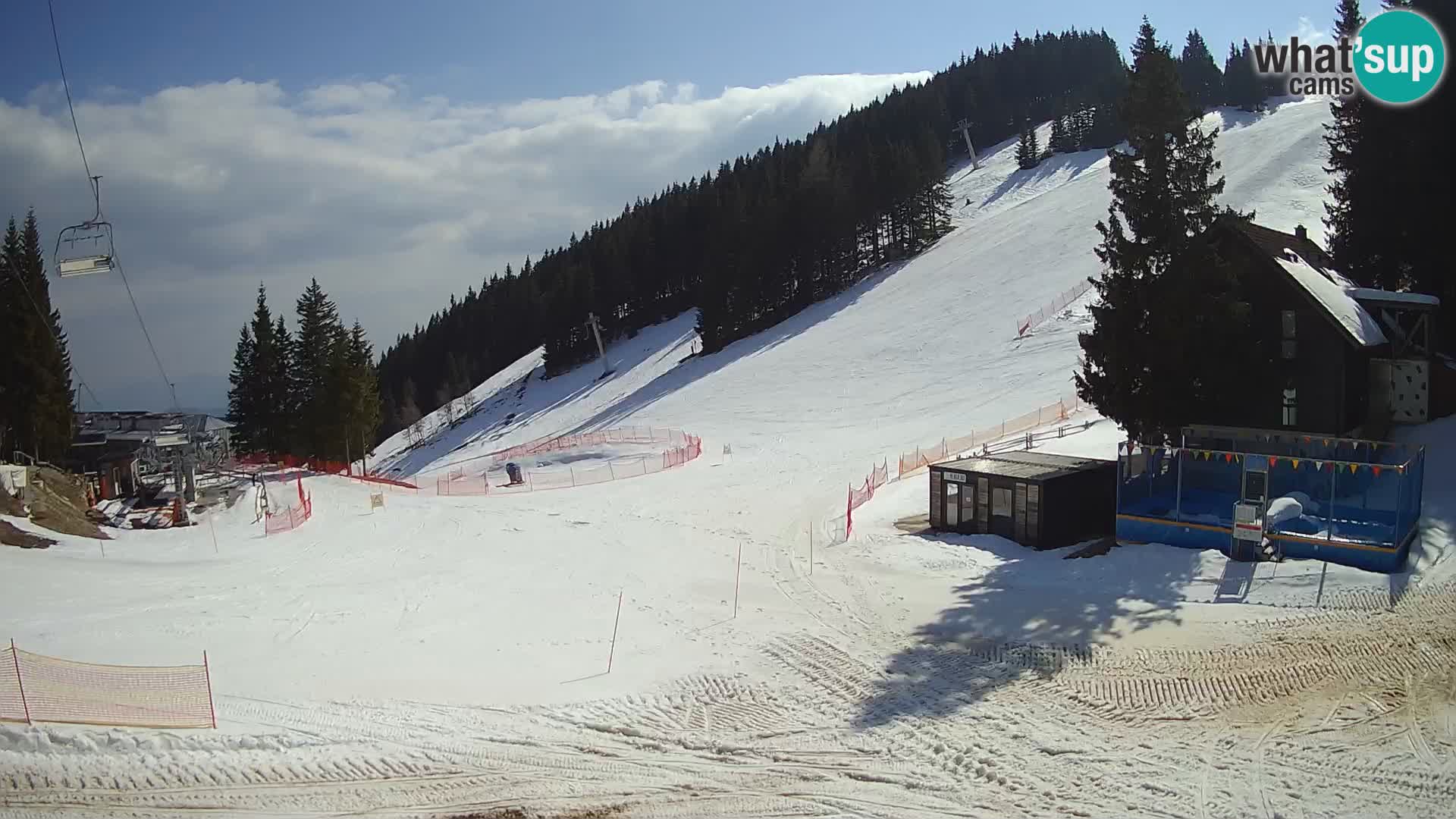 Spletna kamera smučišča GOLTE v živo – pogled na Medvedjak
