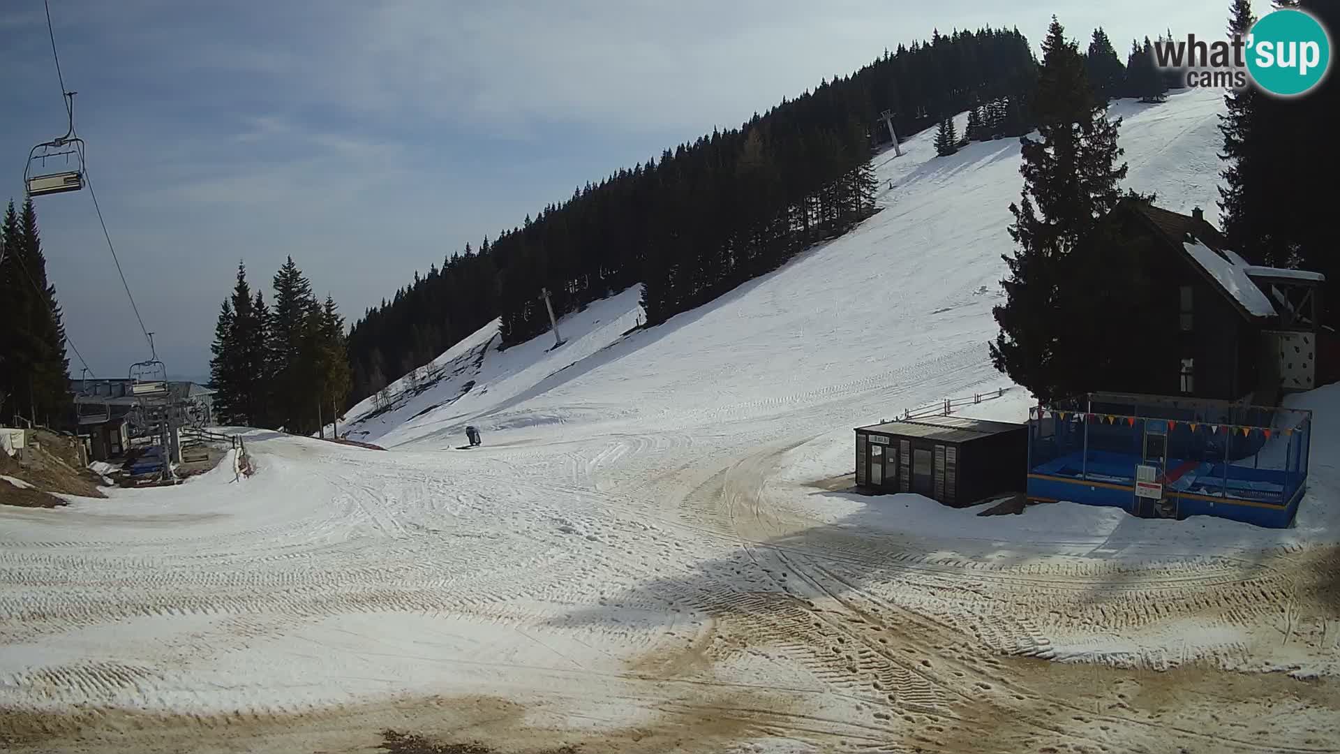 Spletna kamera smučišča GOLTE v živo – pogled na Medvedjak