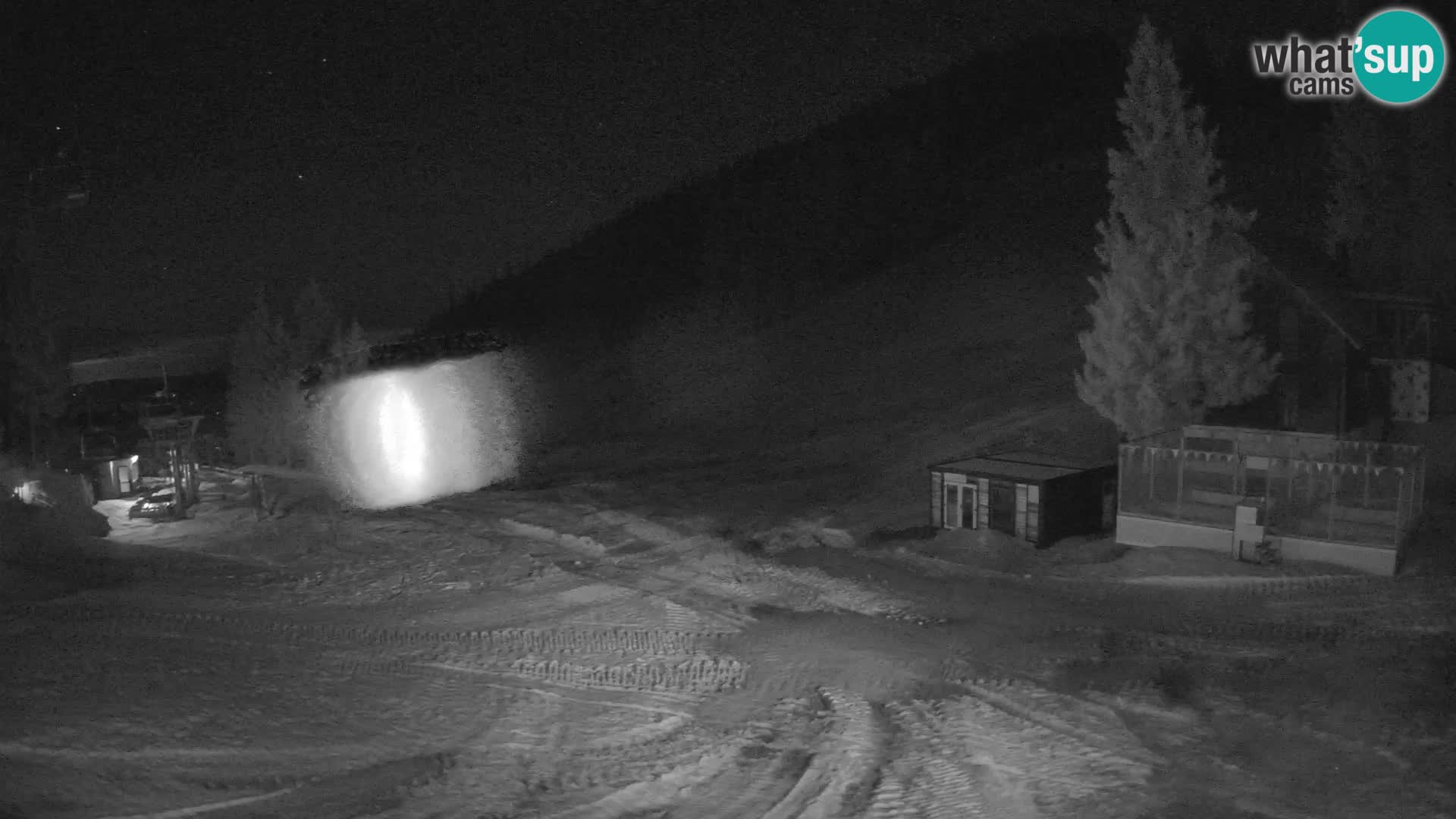 Spletna kamera smučišča GOLTE v živo – pogled na Medvedjak