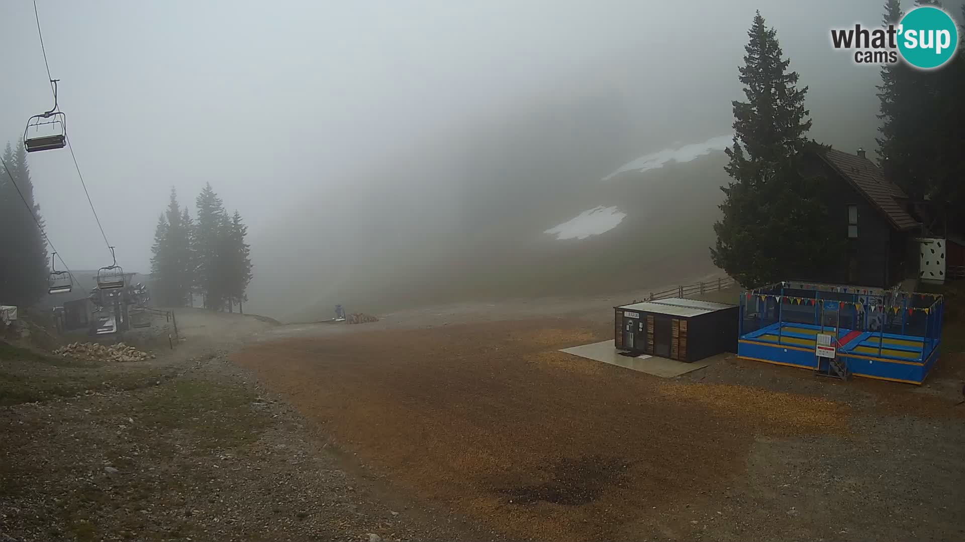 Spletna kamera smučišča GOLTE v živo – pogled na Medvedjak