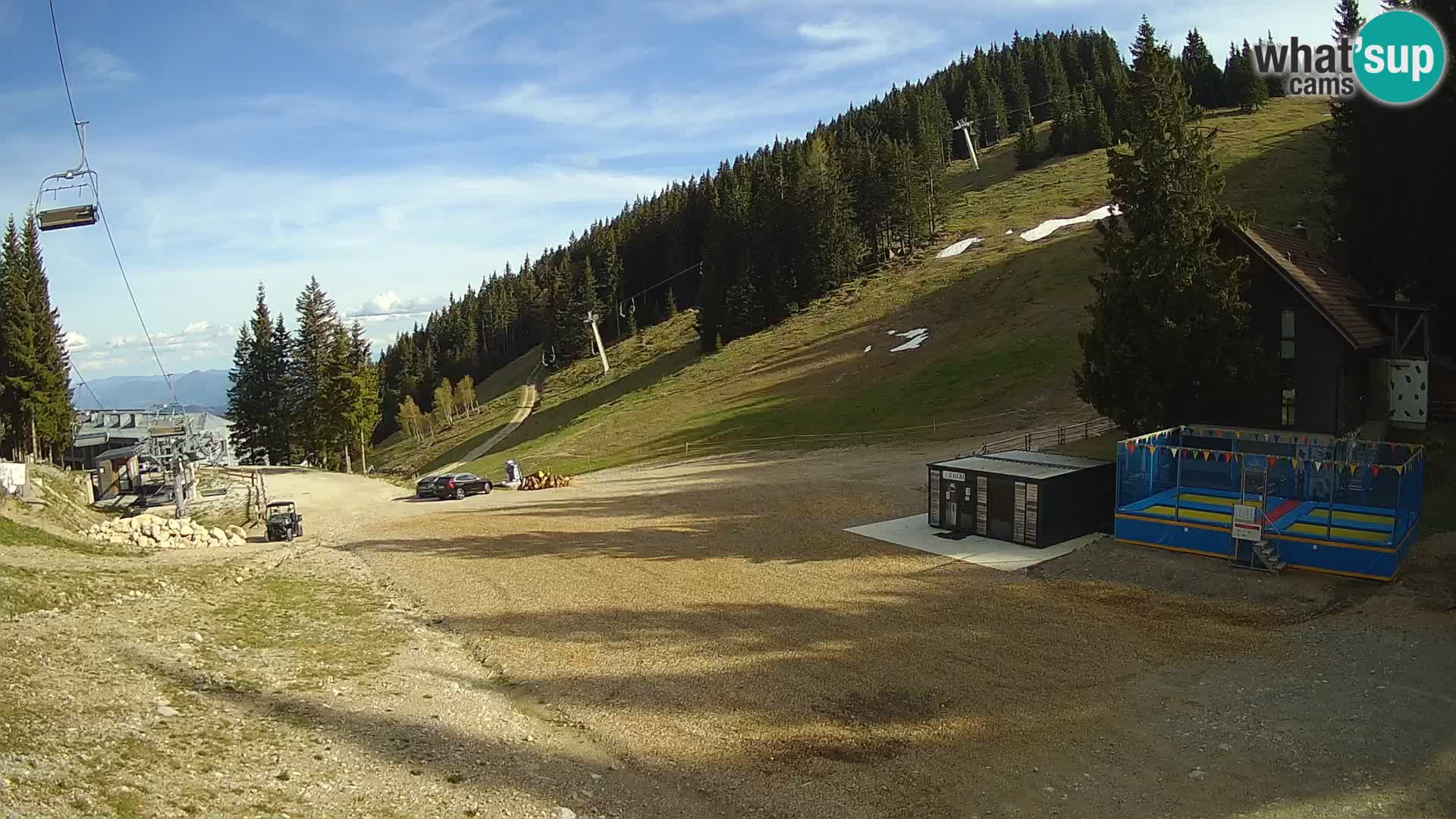 Spletna kamera smučišča GOLTE v živo – pogled na Medvedjak