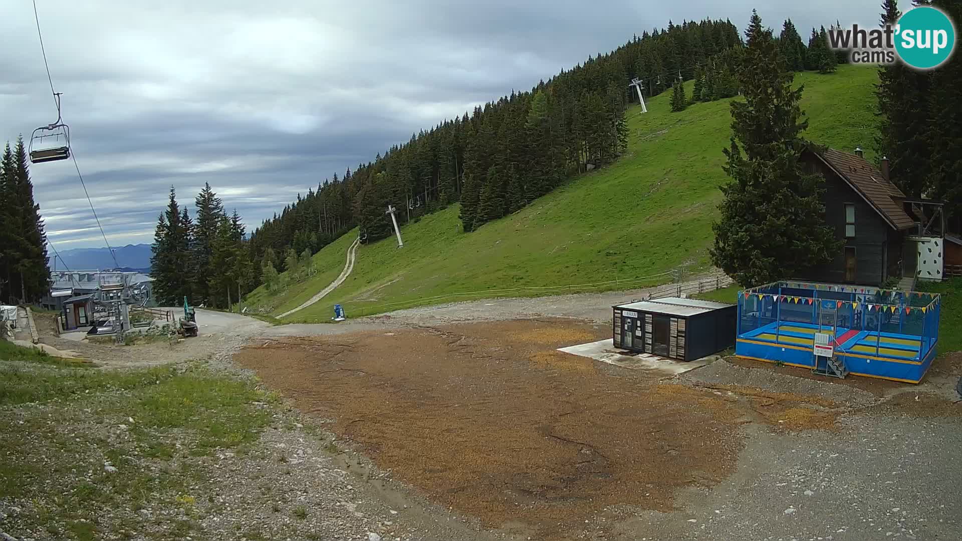 Spletna kamera smučišča GOLTE v živo – pogled na Medvedjak