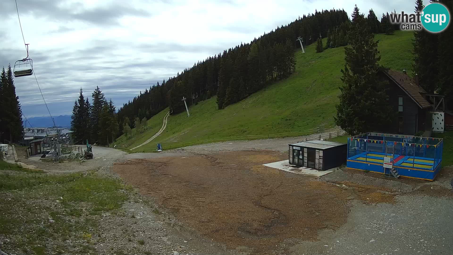 Spletna kamera smučišča GOLTE v živo – pogled na Medvedjak
