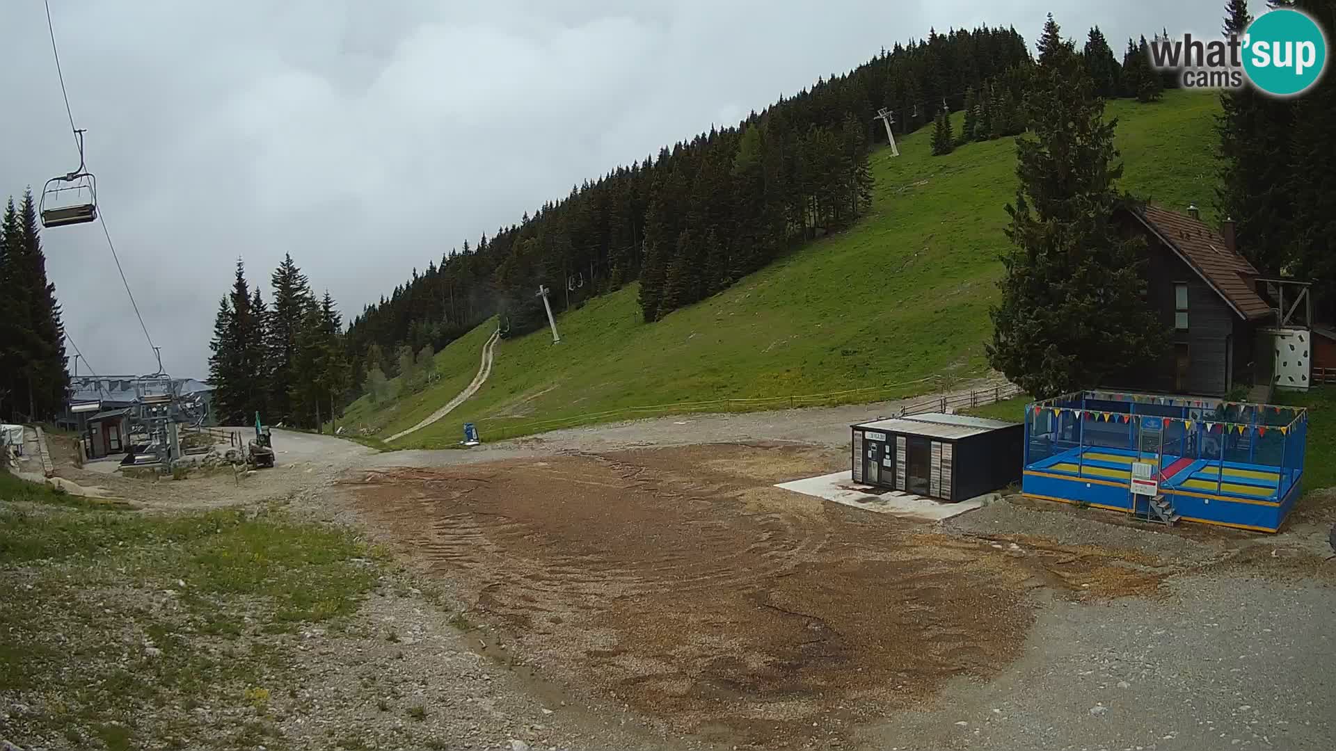 Spletna kamera smučišča GOLTE v živo – pogled na Medvedjak