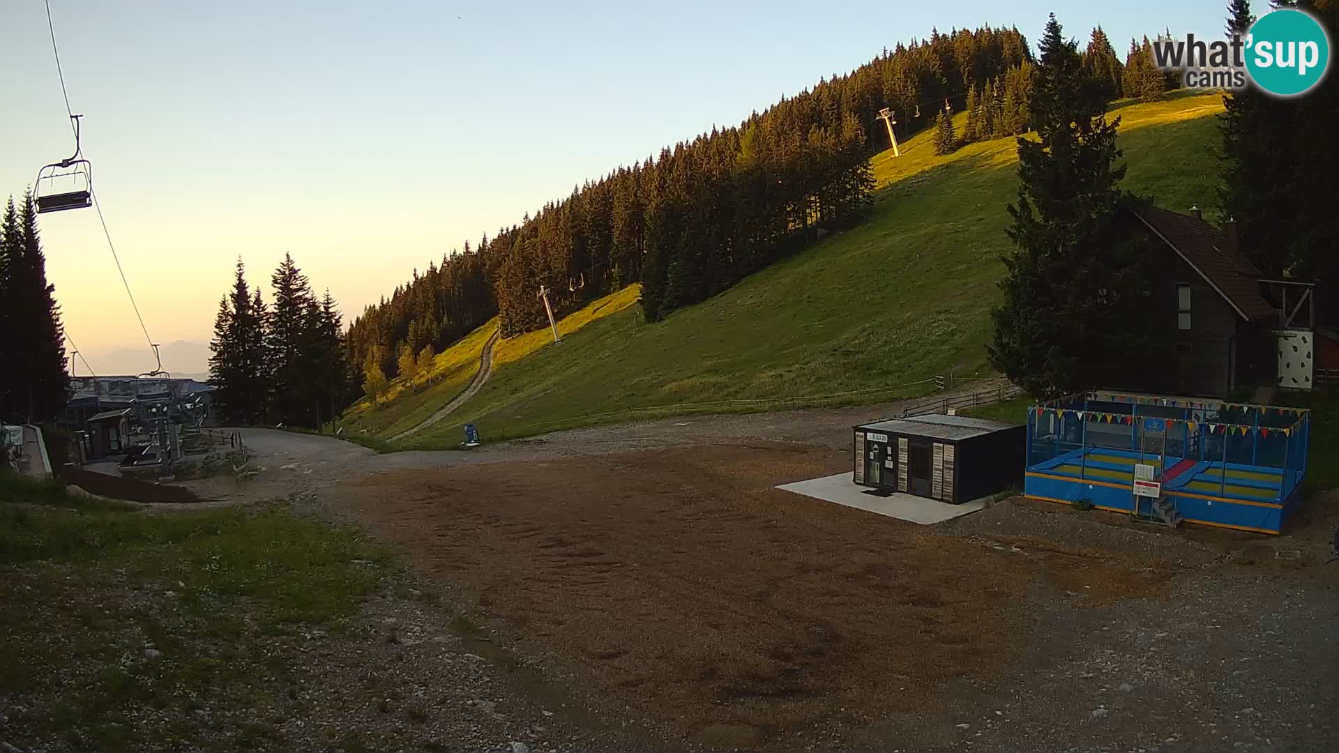GOLTE skijalište web kamera – pogled na Medvedjak – Slovenija
