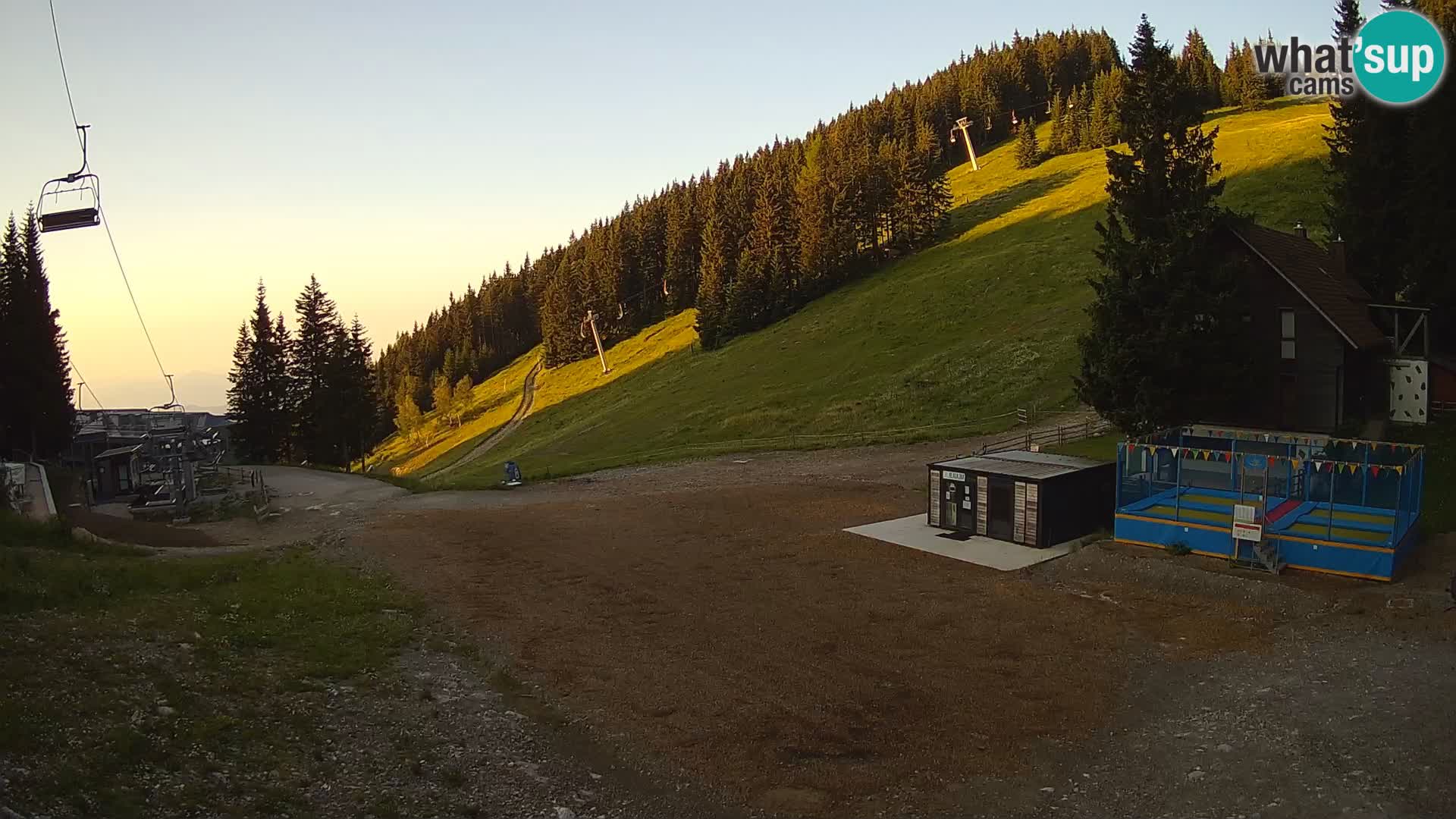 GOLTE skijalište web kamera – pogled na Medvedjak – Slovenija