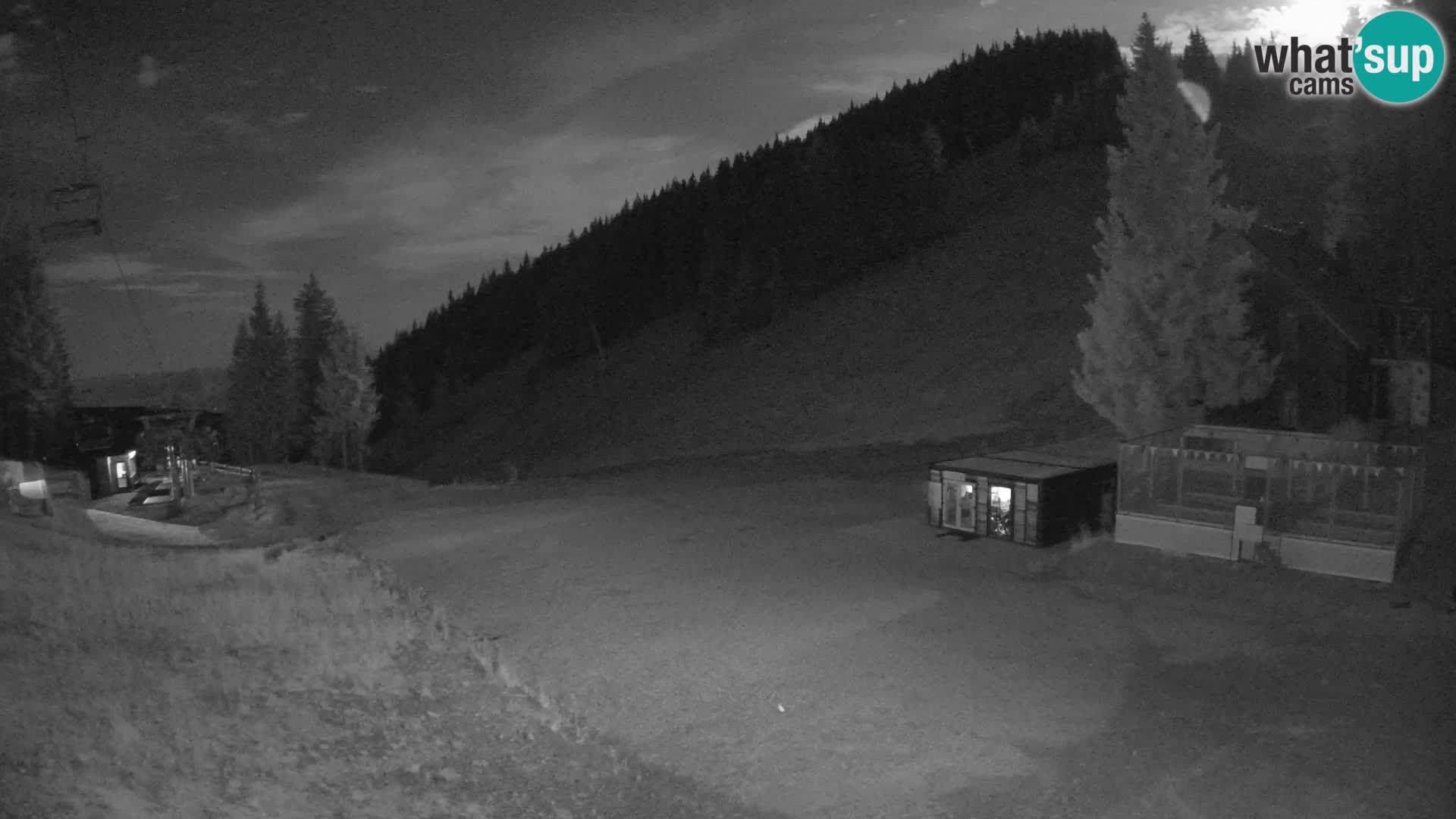 Spletna kamera smučišča GOLTE v živo – pogled na Medvedjak