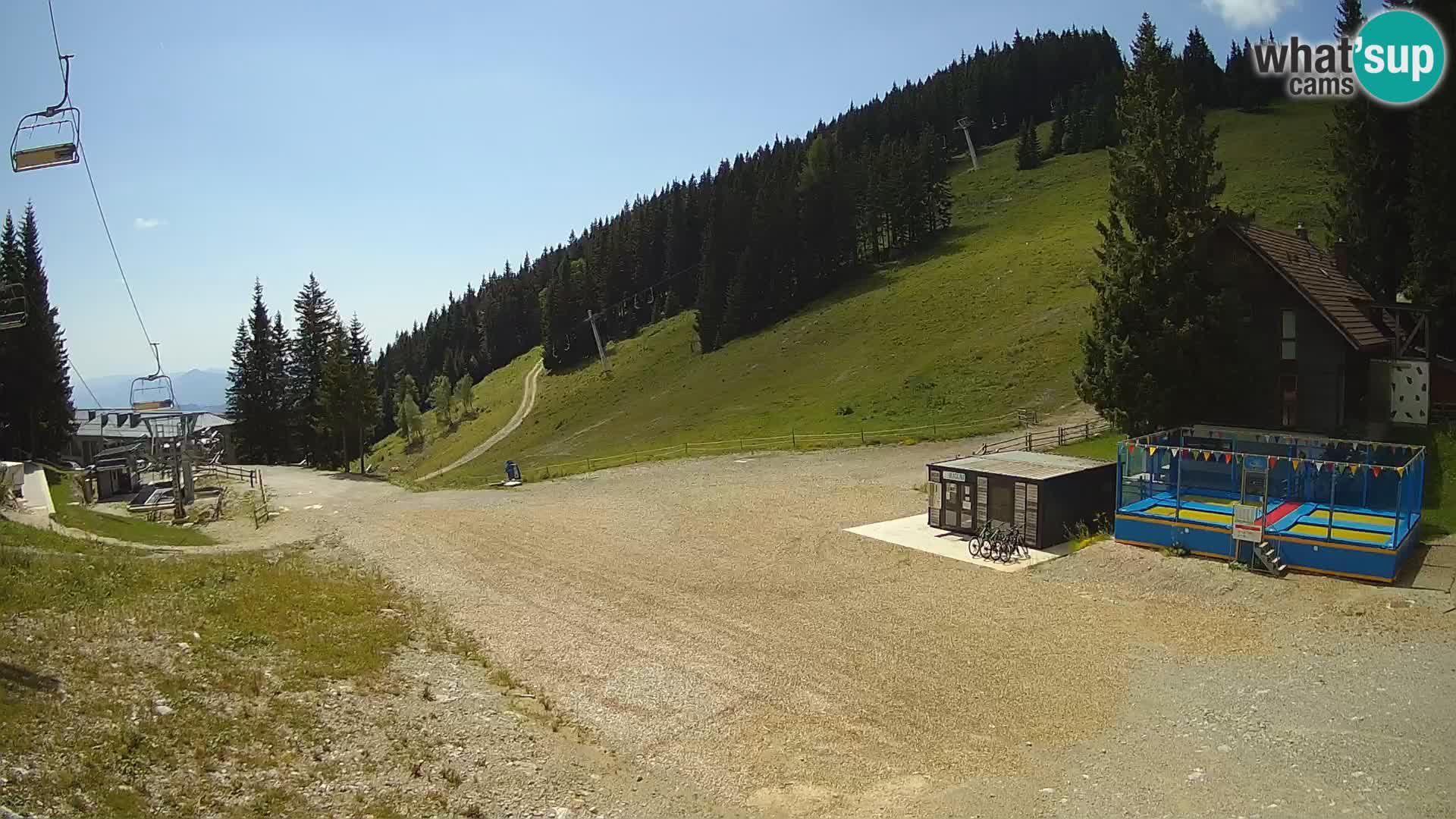 Spletna kamera smučišča GOLTE v živo – pogled na Medvedjak