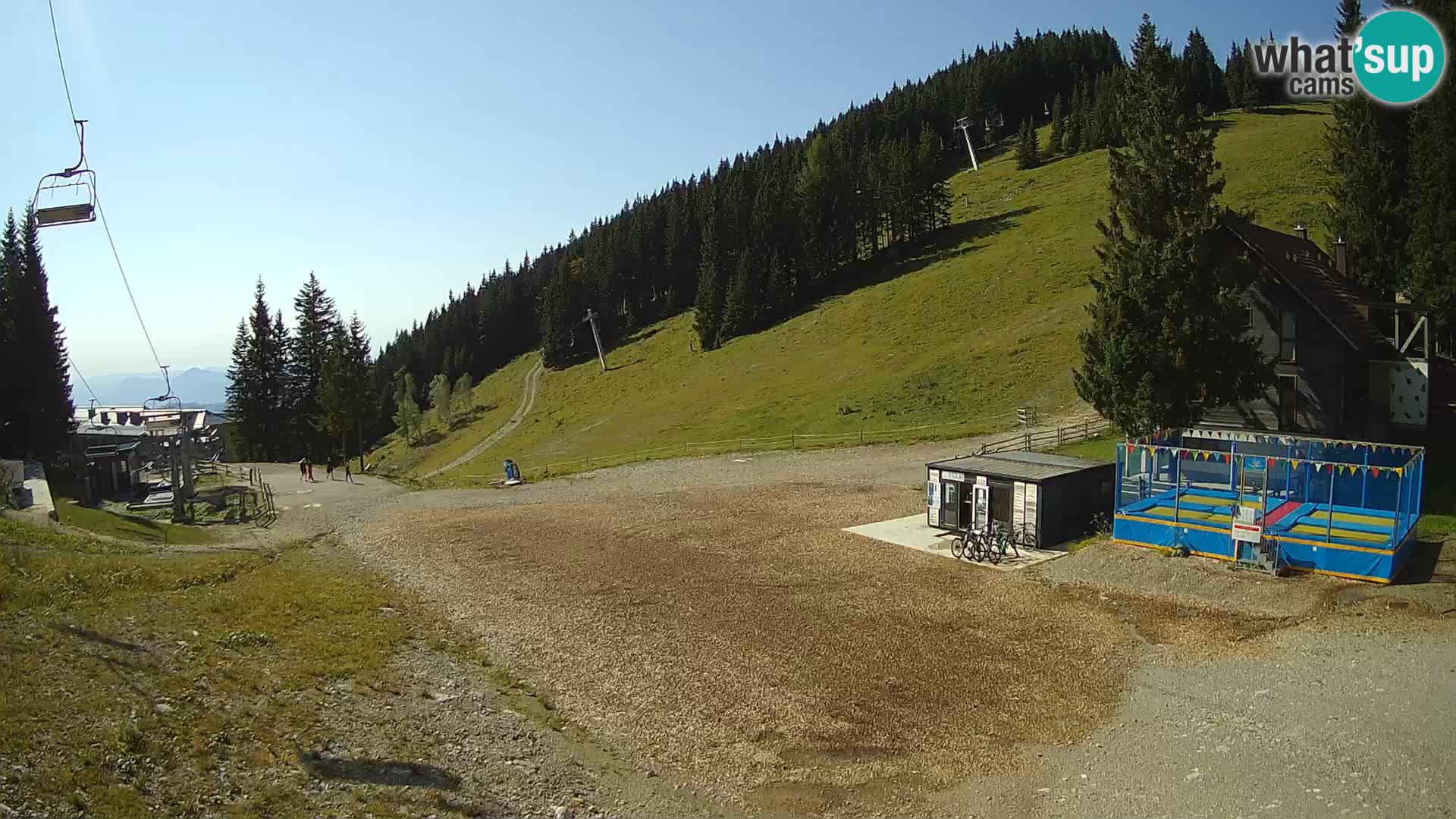 Spletna kamera smučišča GOLTE v živo – pogled na Medvedjak