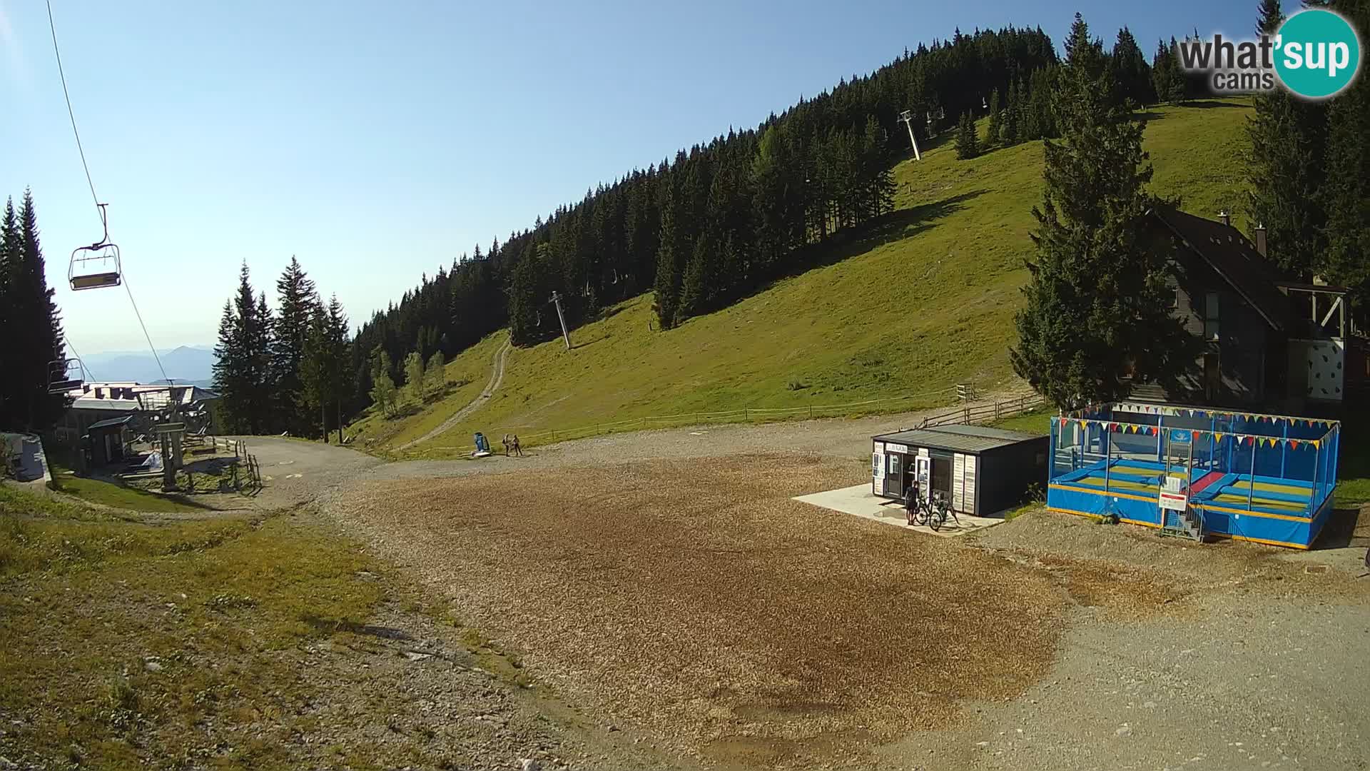 Spletna kamera smučišča GOLTE v živo – pogled na Medvedjak