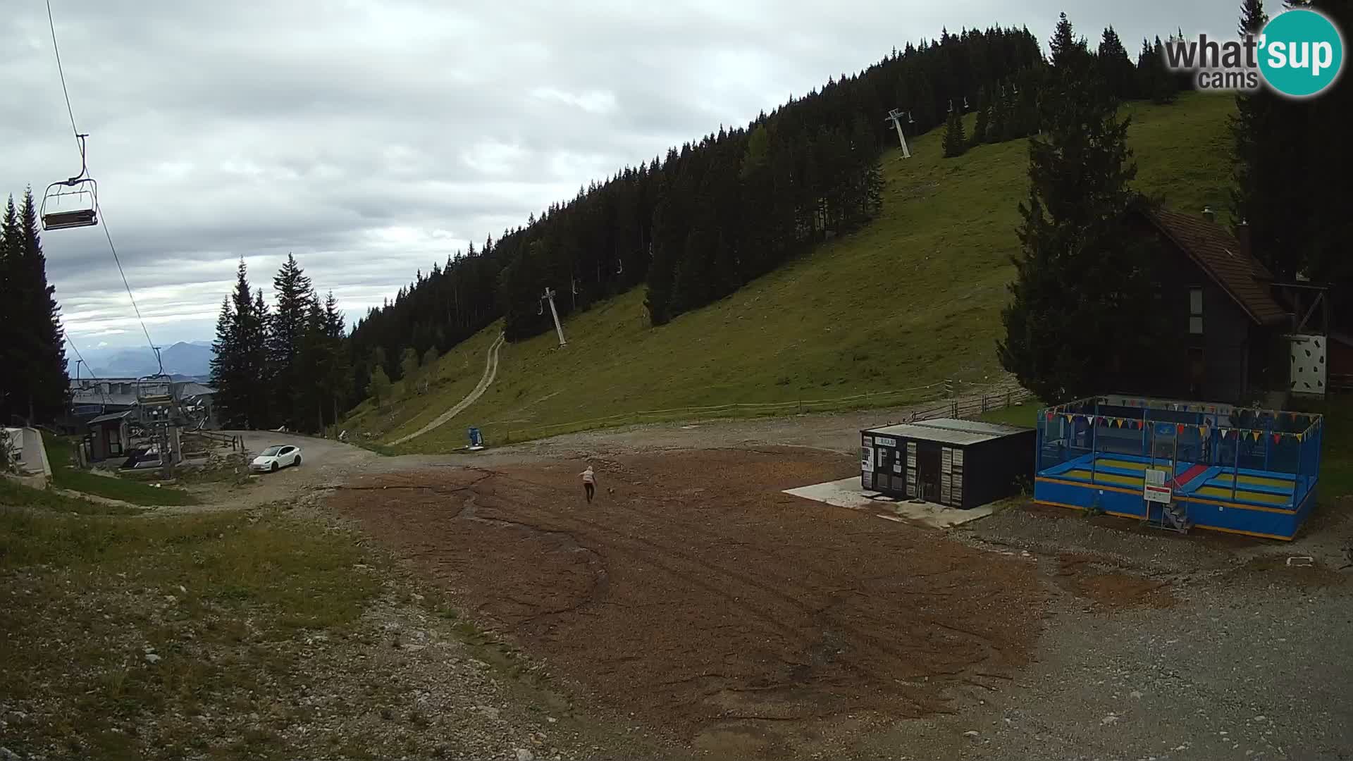 Spletna kamera smučišča GOLTE v živo – pogled na Medvedjak