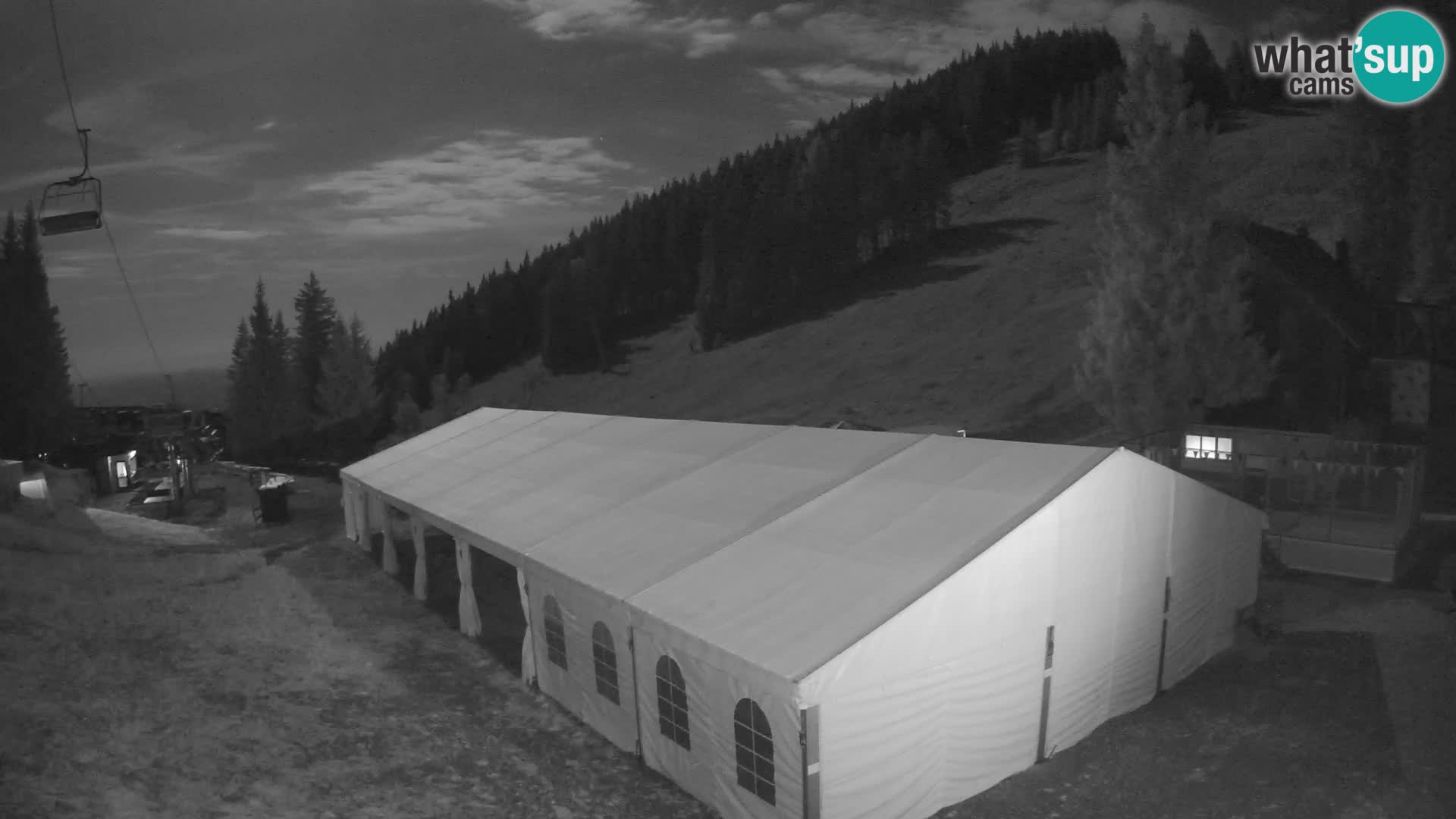 Spletna kamera smučišča GOLTE v živo – pogled na Medvedjak