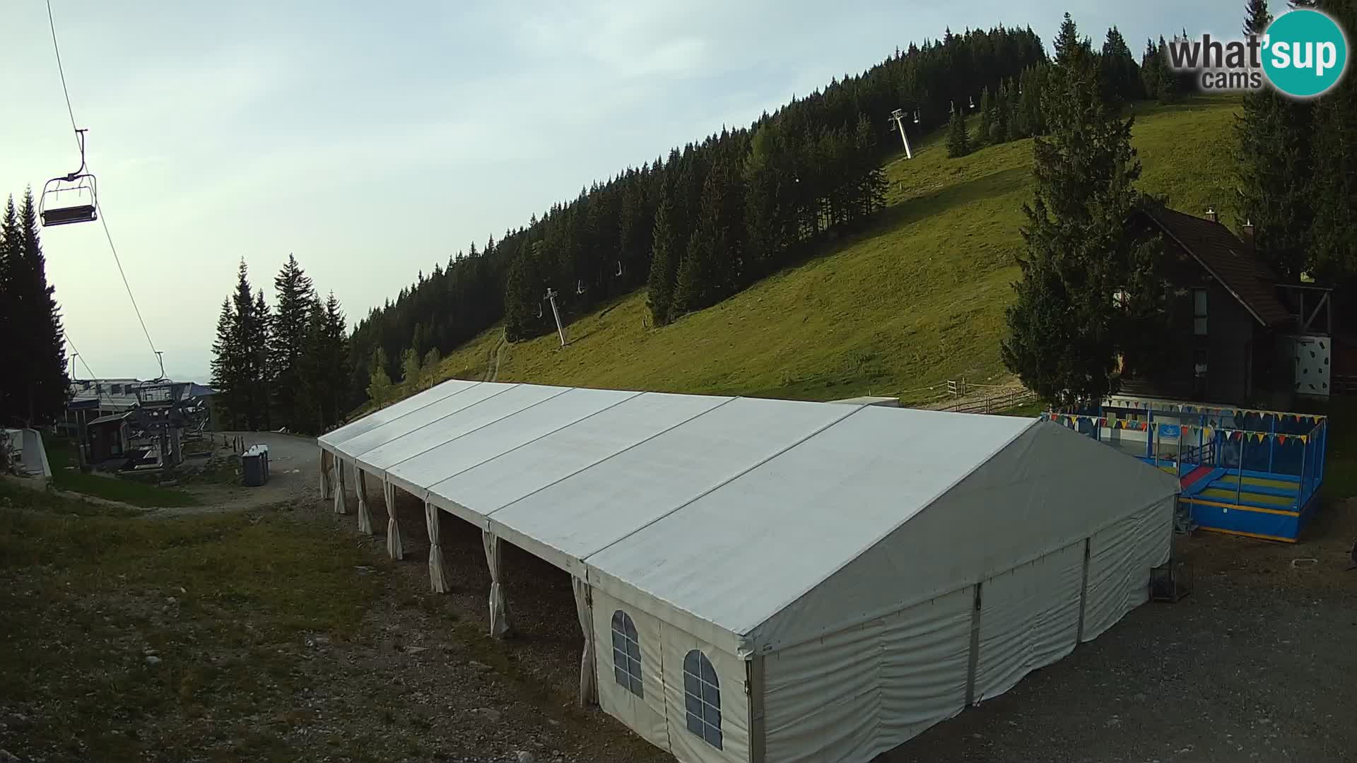 GOLTE skijalište web kamera – pogled na Medvedjak – Slovenija