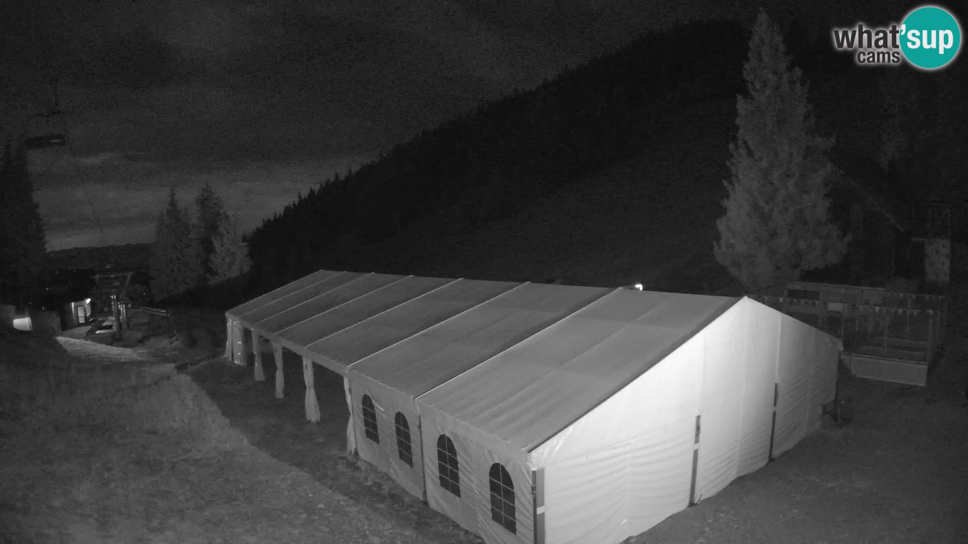 Spletna kamera smučišča GOLTE v živo – pogled na Medvedjak