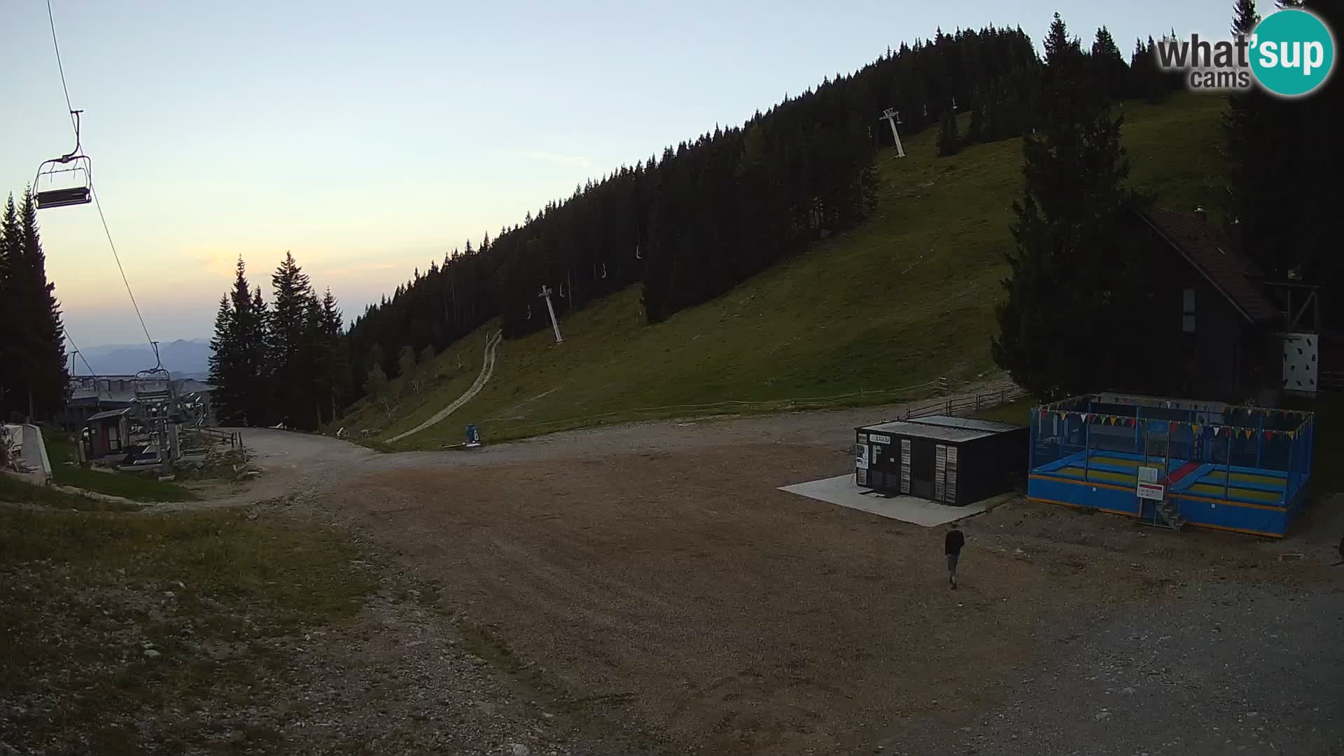 Spletna kamera smučišča GOLTE v živo – pogled na Medvedjak