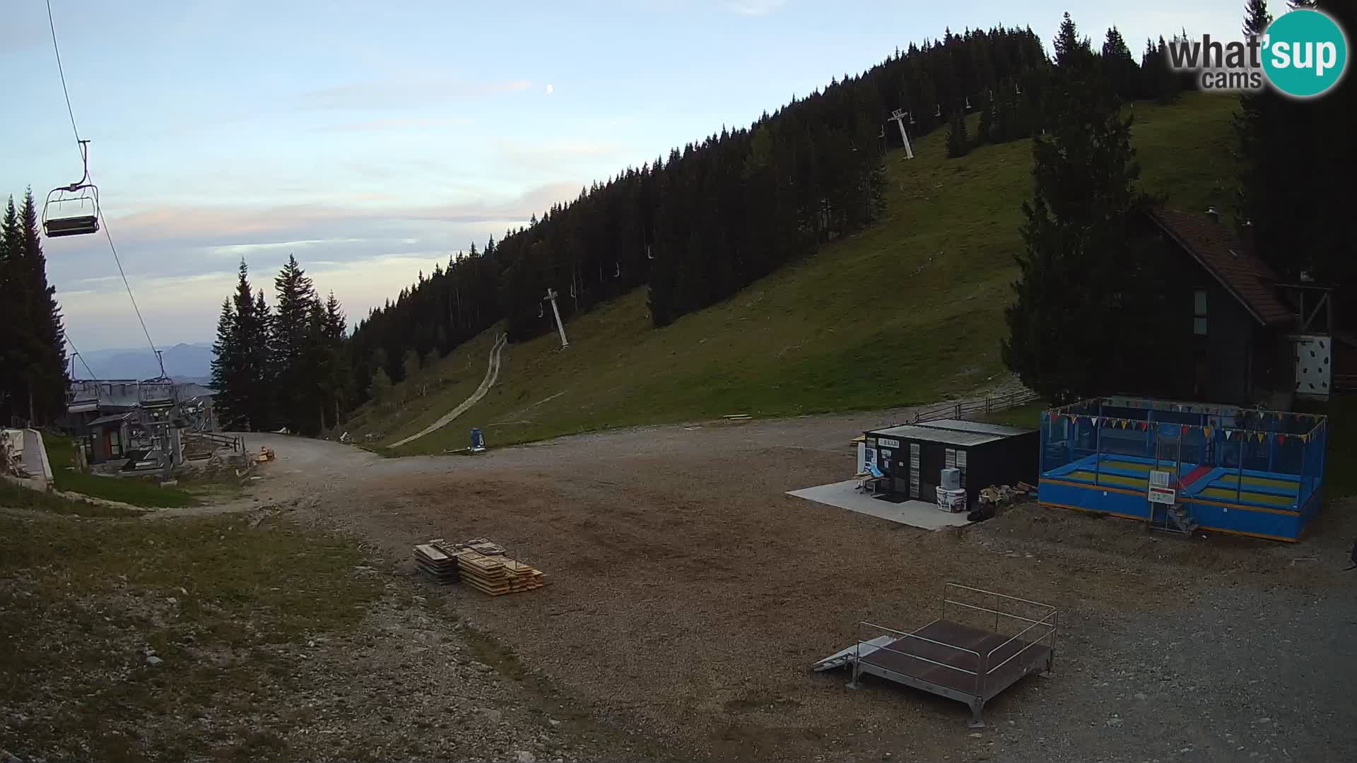 GOLTE skijalište web kamera – pogled na Medvedjak – Slovenija