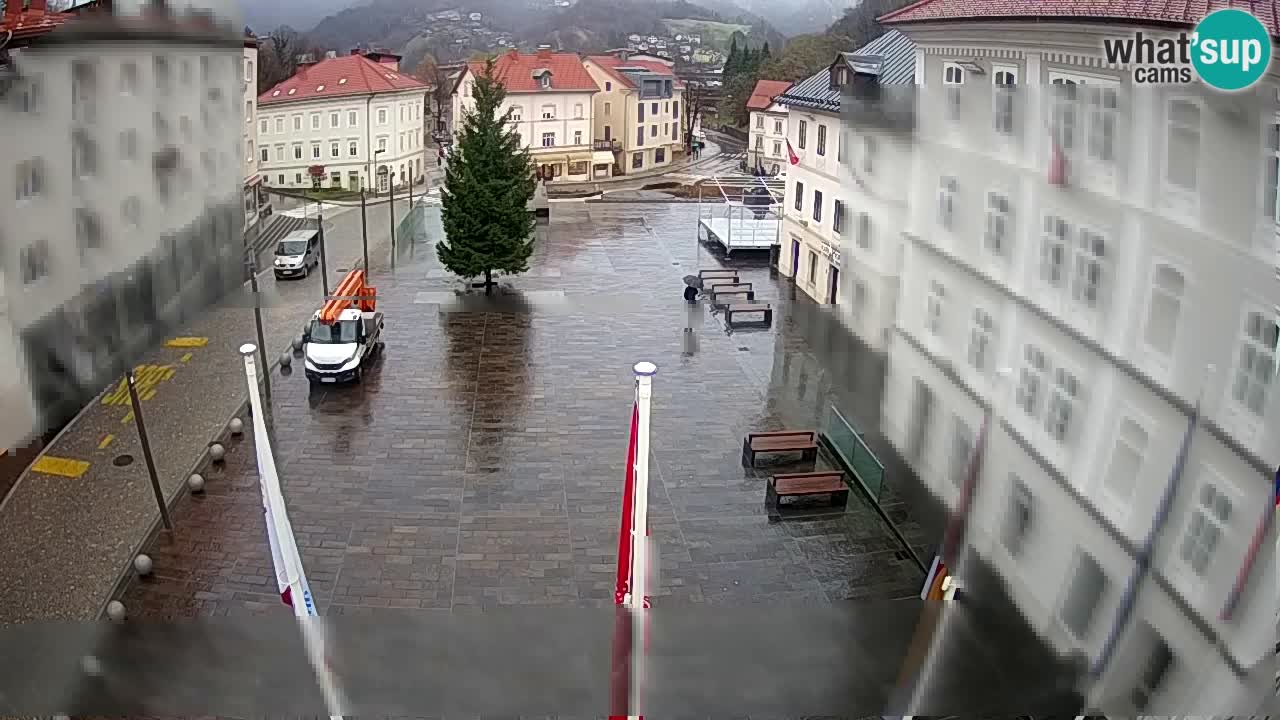 Idrija – Mestni trg (casa natale del pittore Jurij Tavčar)