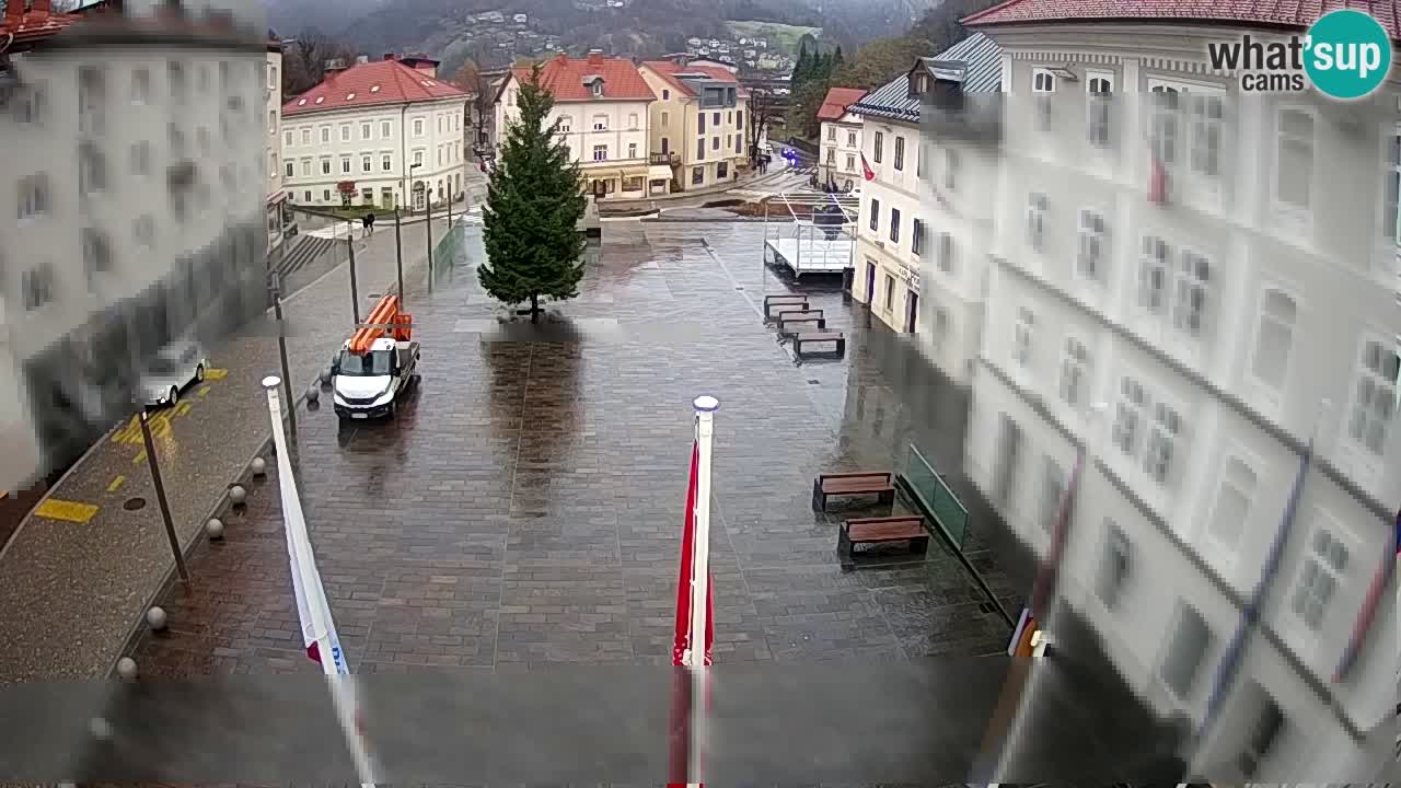 Idrija – Mestni trg (casa natale del pittore Jurij Tavčar)