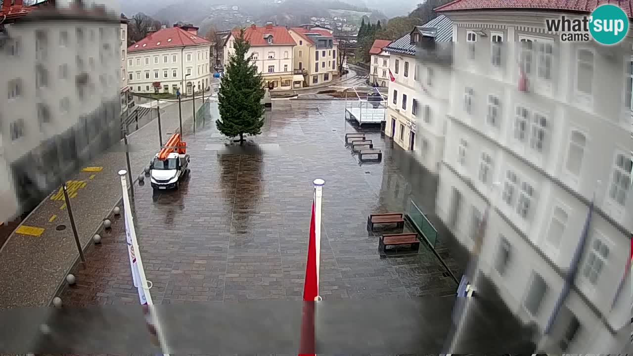 Idrija – Mestni trg (Haus des Malers Jurij Tavčar)