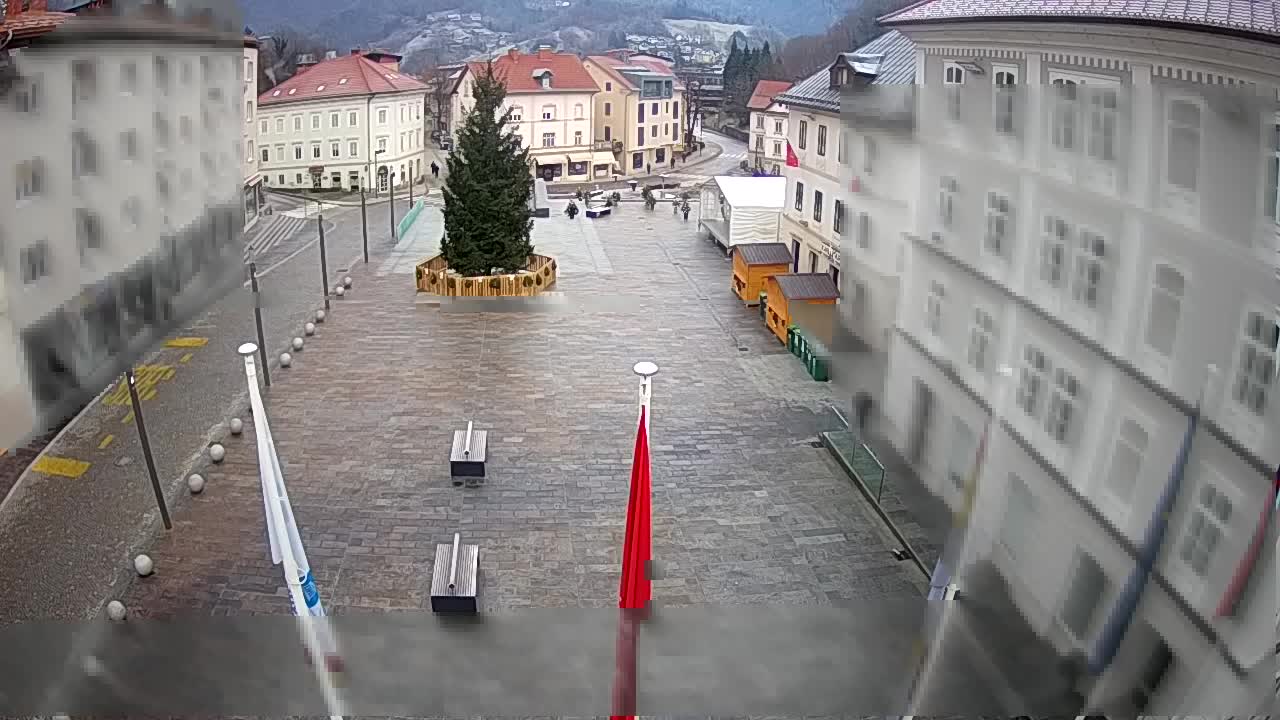 Idrija – Mestni trg (Haus des Malers Jurij Tavčar)