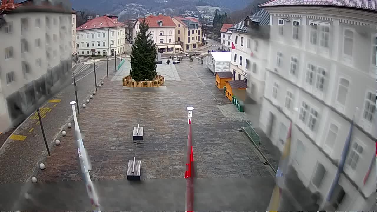 Idrija – Mestni trg (casa natale del pittore Jurij Tavčar)