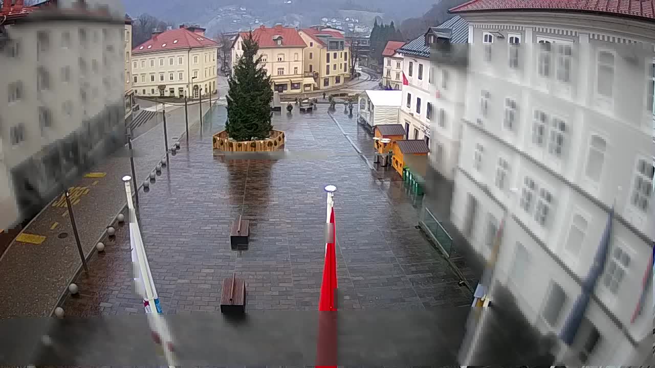 Idrija – Mestni trg (casa natale del pittore Jurij Tavčar)