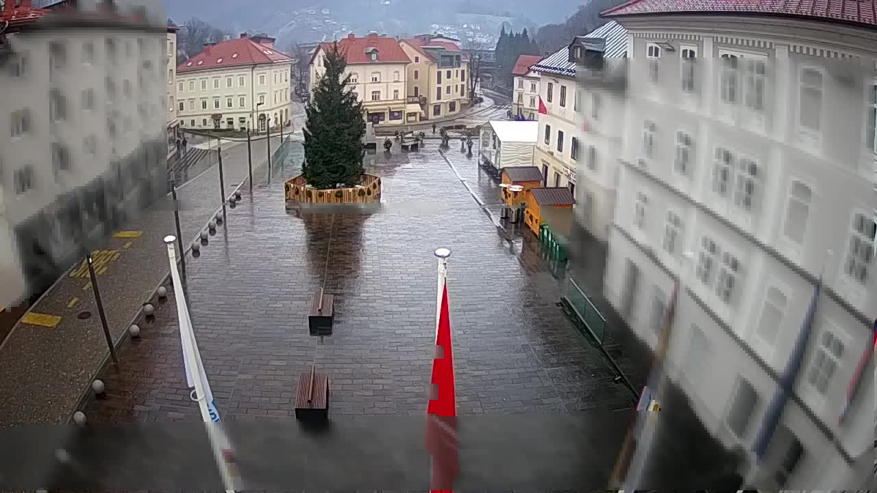 Idrija – Mestni trg (casa natale del pittore Jurij Tavčar)