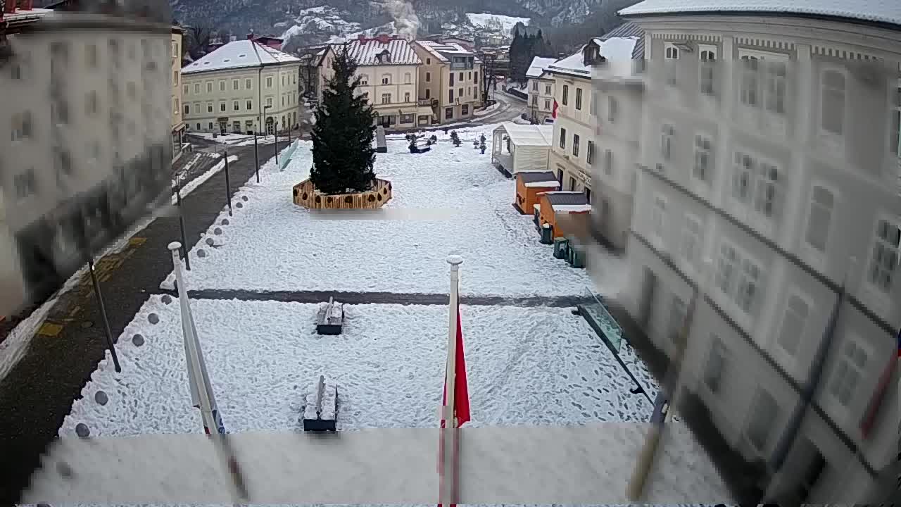 Idrija – Mestni trg (Haus des Malers Jurij Tavčar)