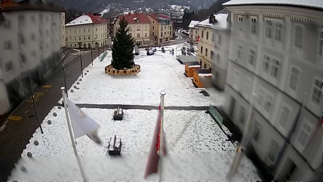 Idrija – Mestni trg (Haus des Malers Jurij Tavčar)