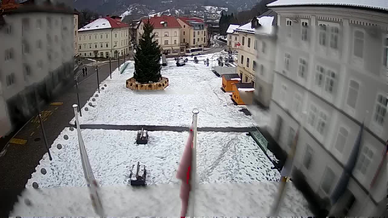 Idrija – Mestni trg (casa natale del pittore Jurij Tavčar)