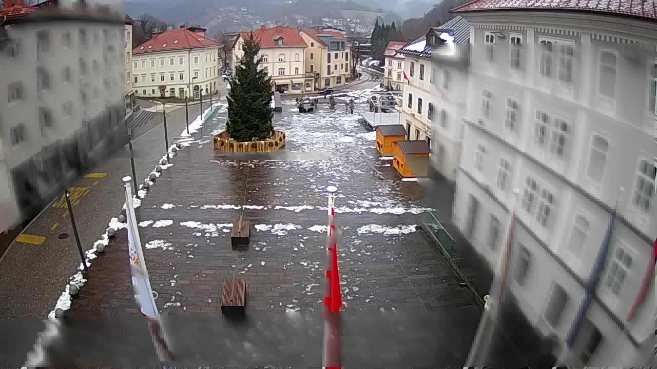 Idrija – Mestni trg (casa natale del pittore Jurij Tavčar)