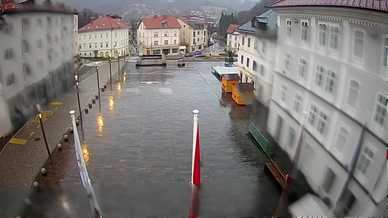 Idrija – Mestni trg (Haus des Malers Jurij Tavčar)