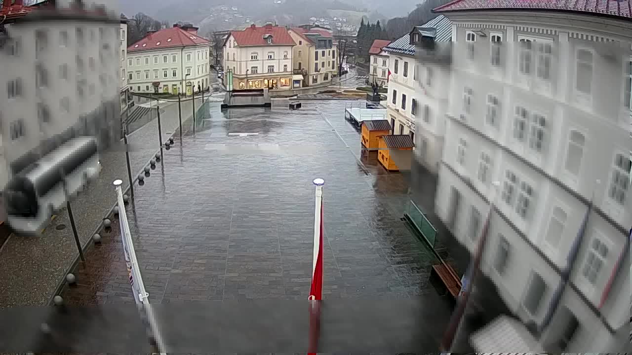 Idrija – Mestni trg (casa natale del pittore Jurij Tavčar)