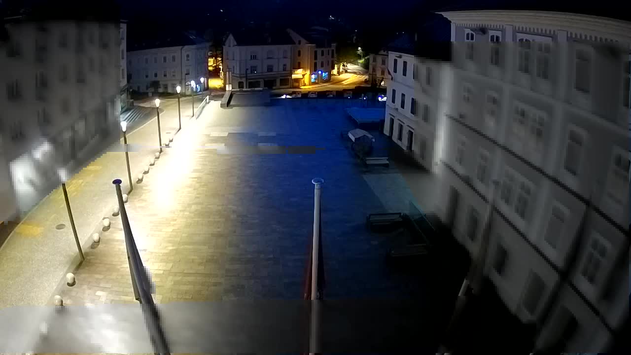 Idrija – Mestni trg (casa natale del pittore Jurij Tavčar)