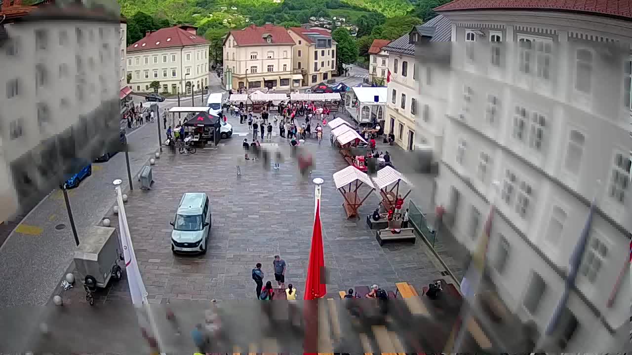 Idrija – Mestni trg (casa natale del pittore Jurij Tavčar)