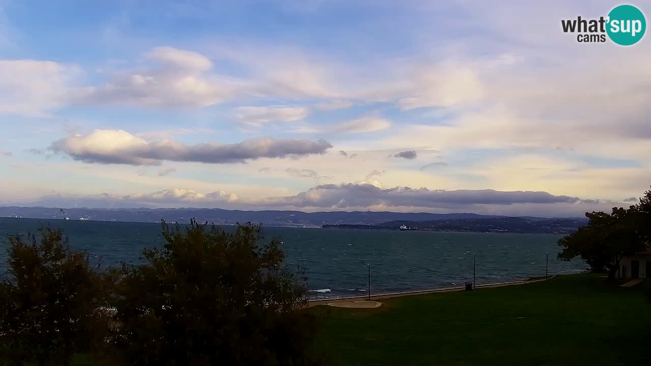 Isola – vista dal ristorante “Svetilnik – al Faro”