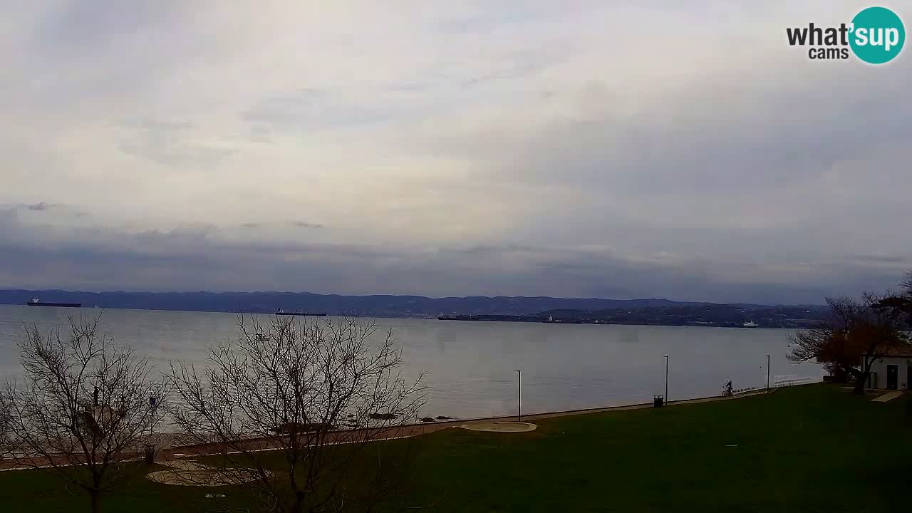 Isola – vista dal ristorante “Svetilnik – al Faro”