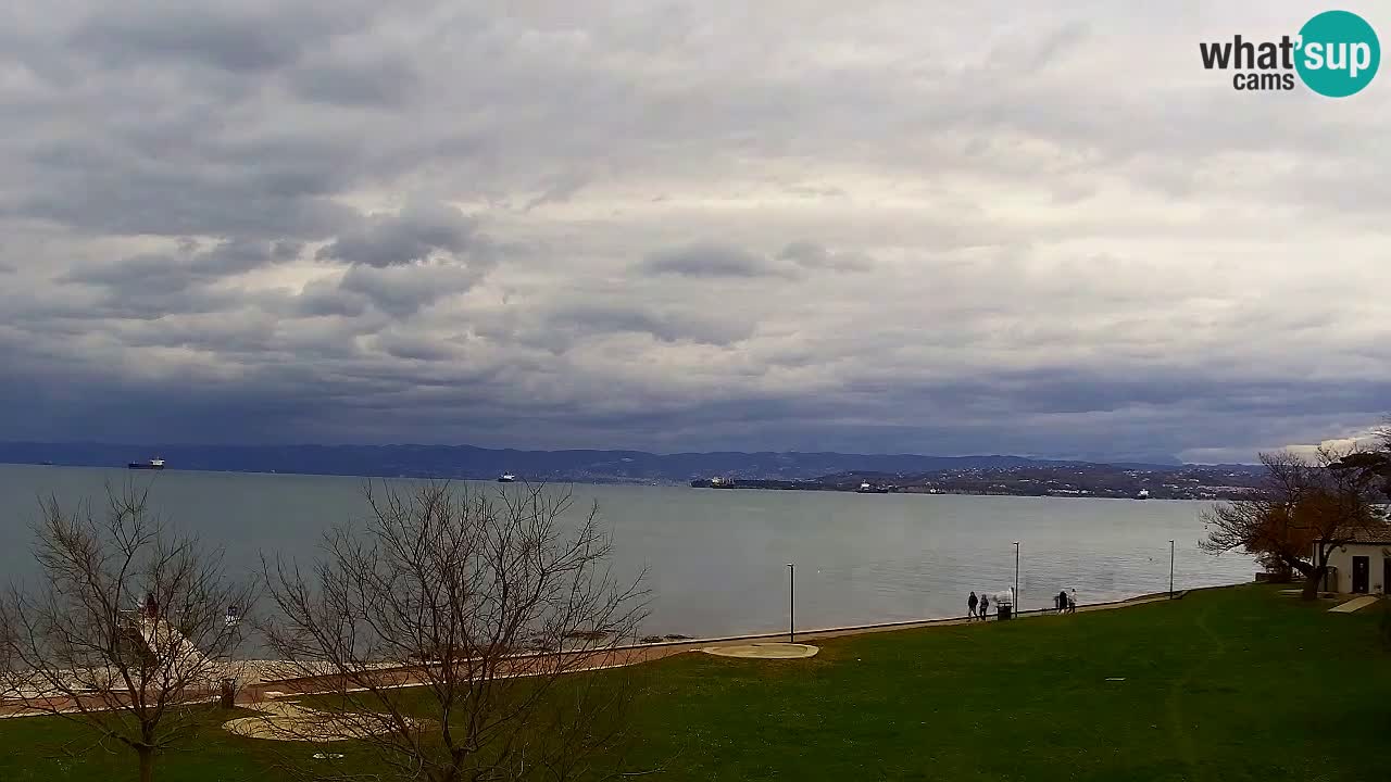 Isola – vista dal ristorante “Svetilnik – al Faro”