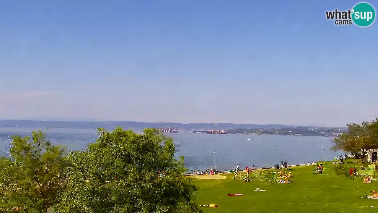 Isola – vista dal ristorante “Svetilnik – al Faro”