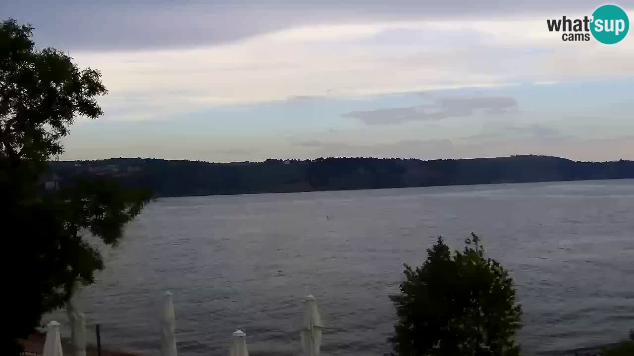 Isola – vista dal ristorante “Svetilnik – al Faro”