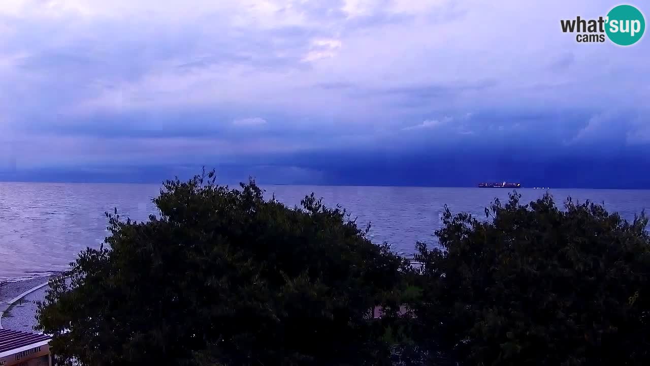 Izola spletna kamera – Restavracija Svetilnik ob morju