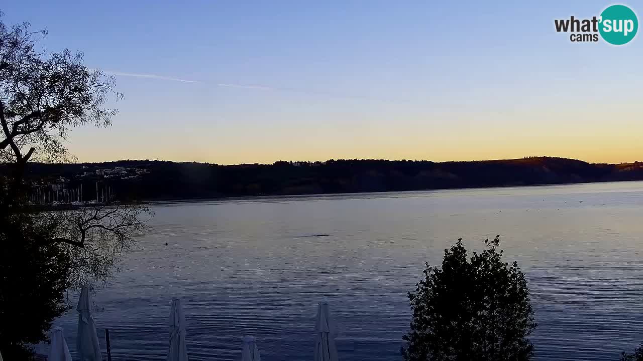 Web kamera Izola – Restoran Svetilnik na obalnoj šetnici