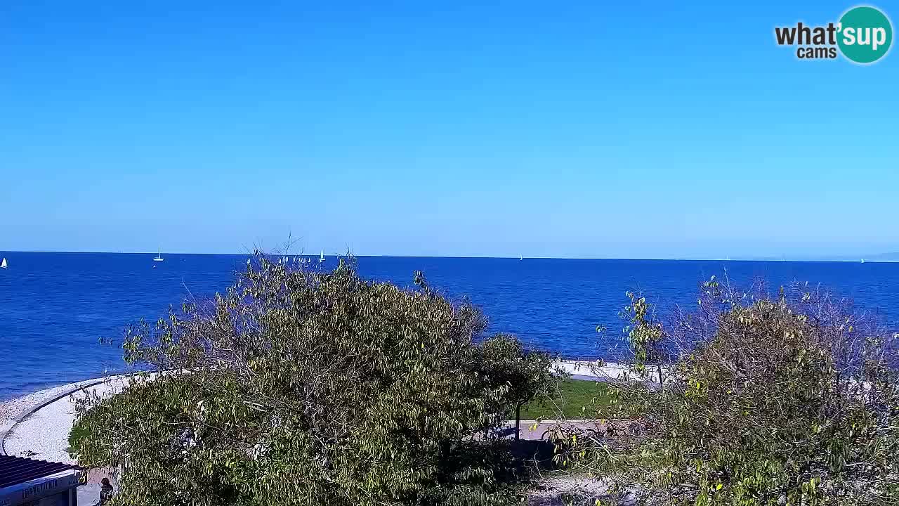 Webcam de Izola – Restaurante Svetilnik en el paseo marítimo