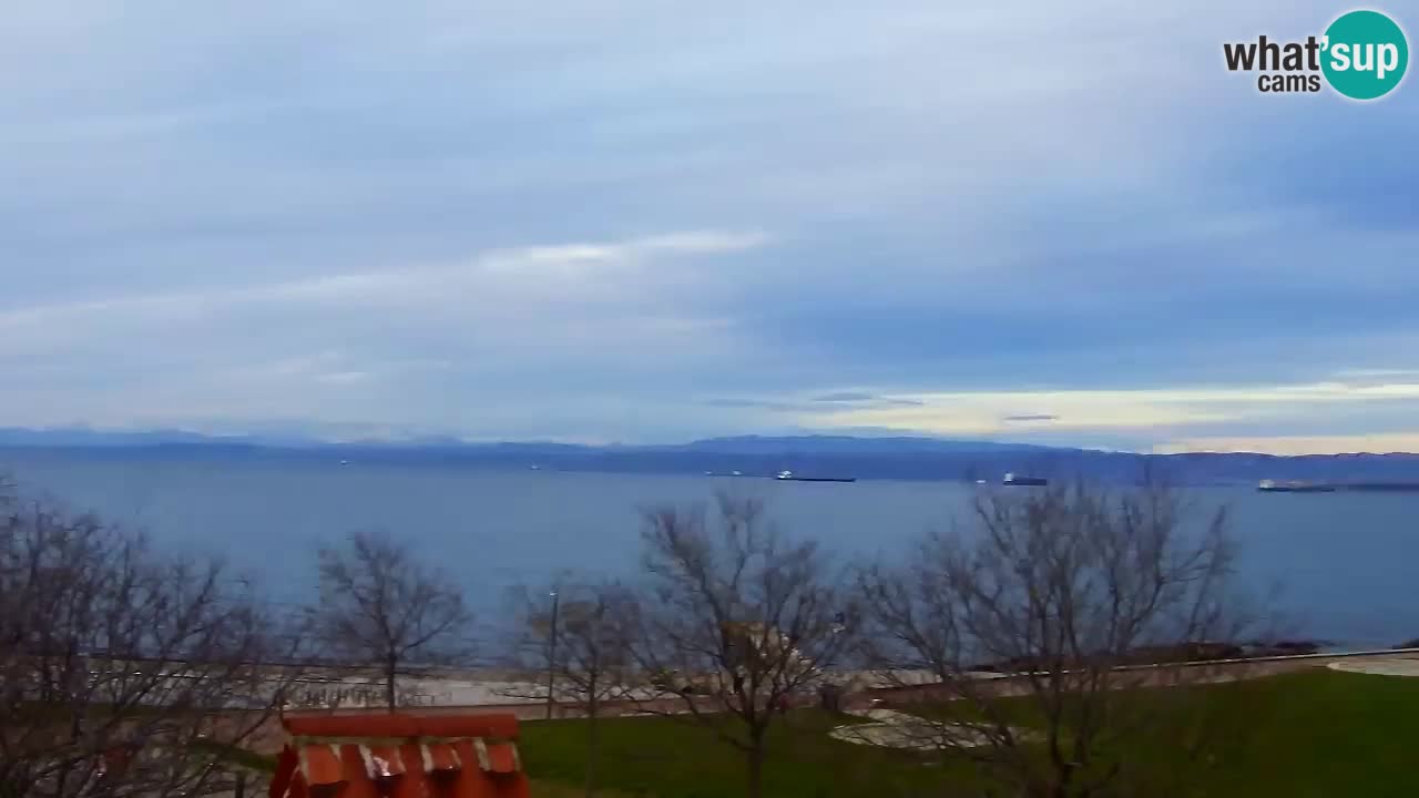 Web kamera Izola – Restoran Svetilnik na obalnoj šetnici