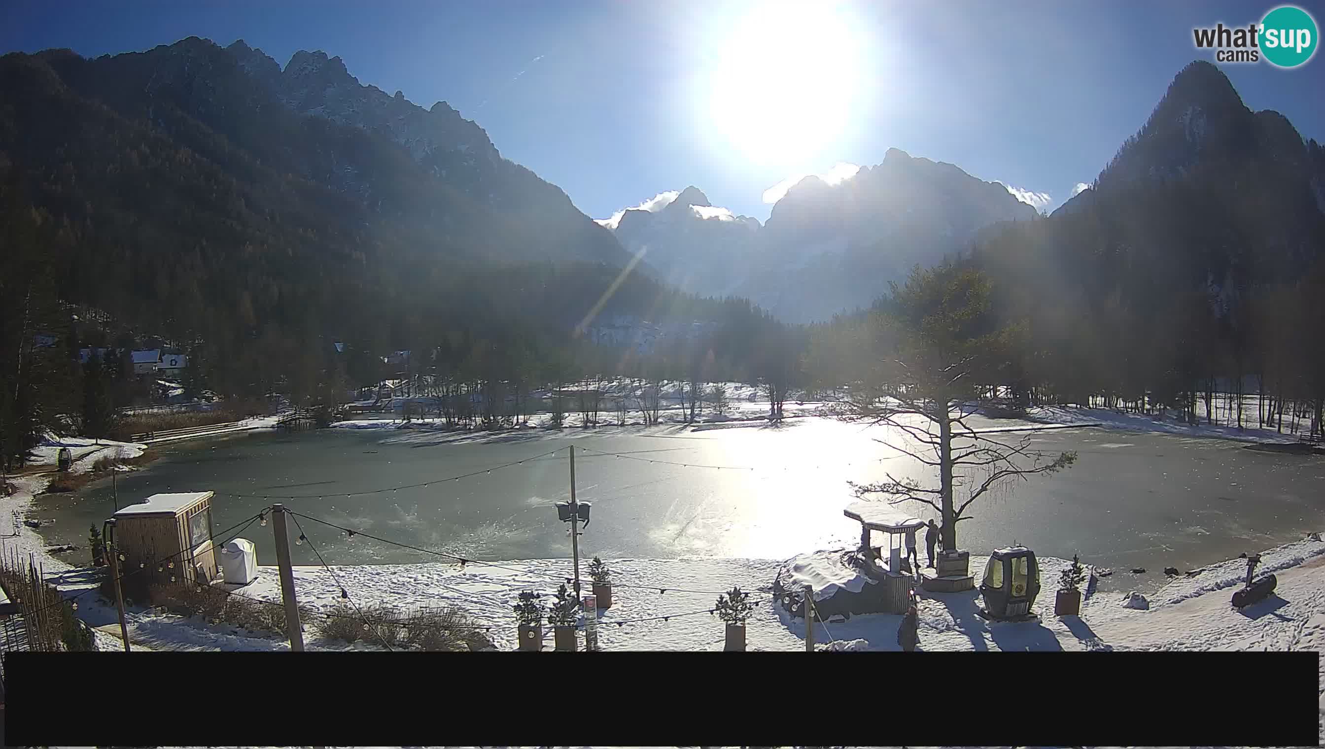 Spletna kamera v živo Jezero Jasna – Kranjska Gora