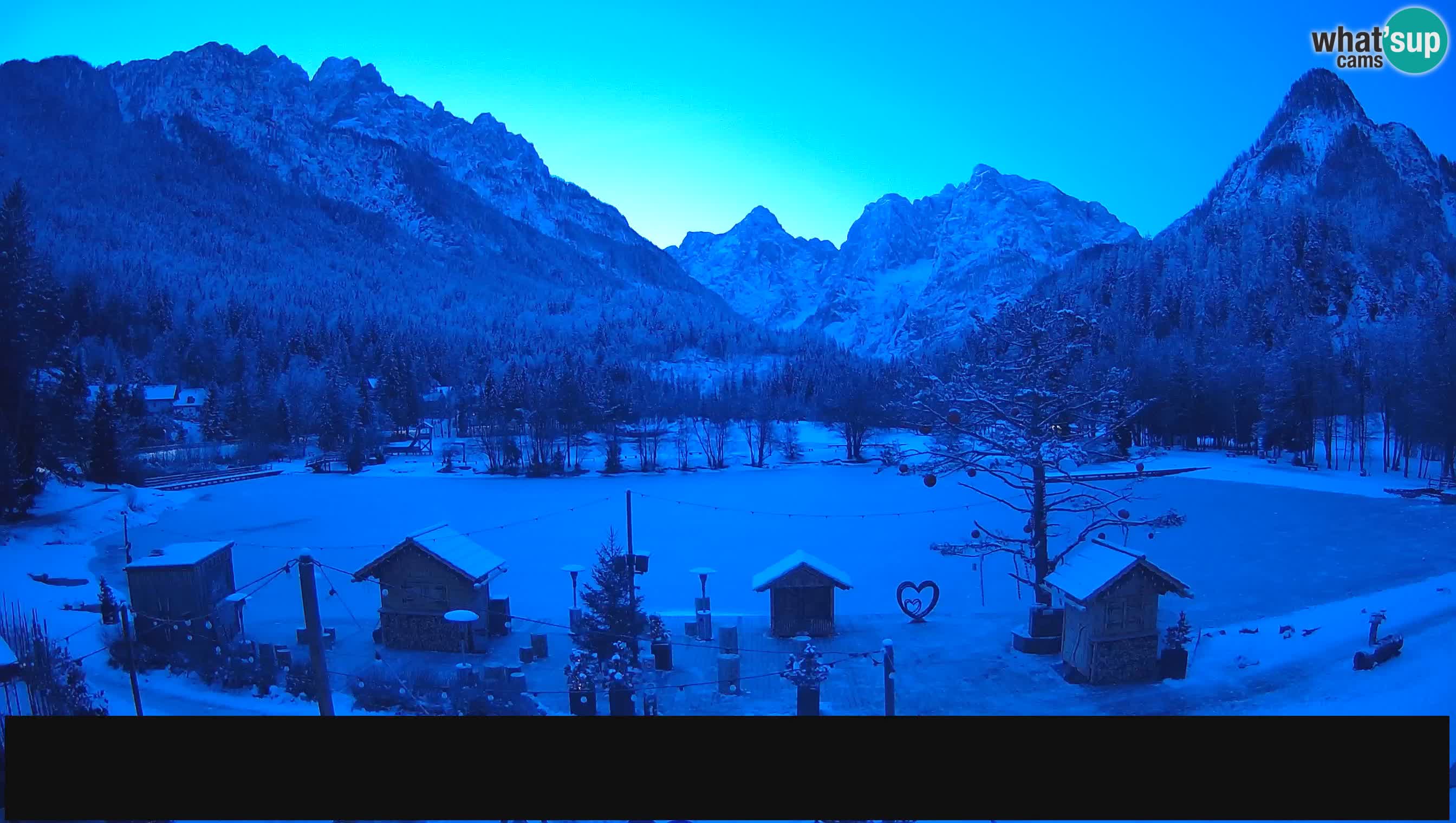 Spletna kamera v živo Jezero Jasna – Kranjska Gora