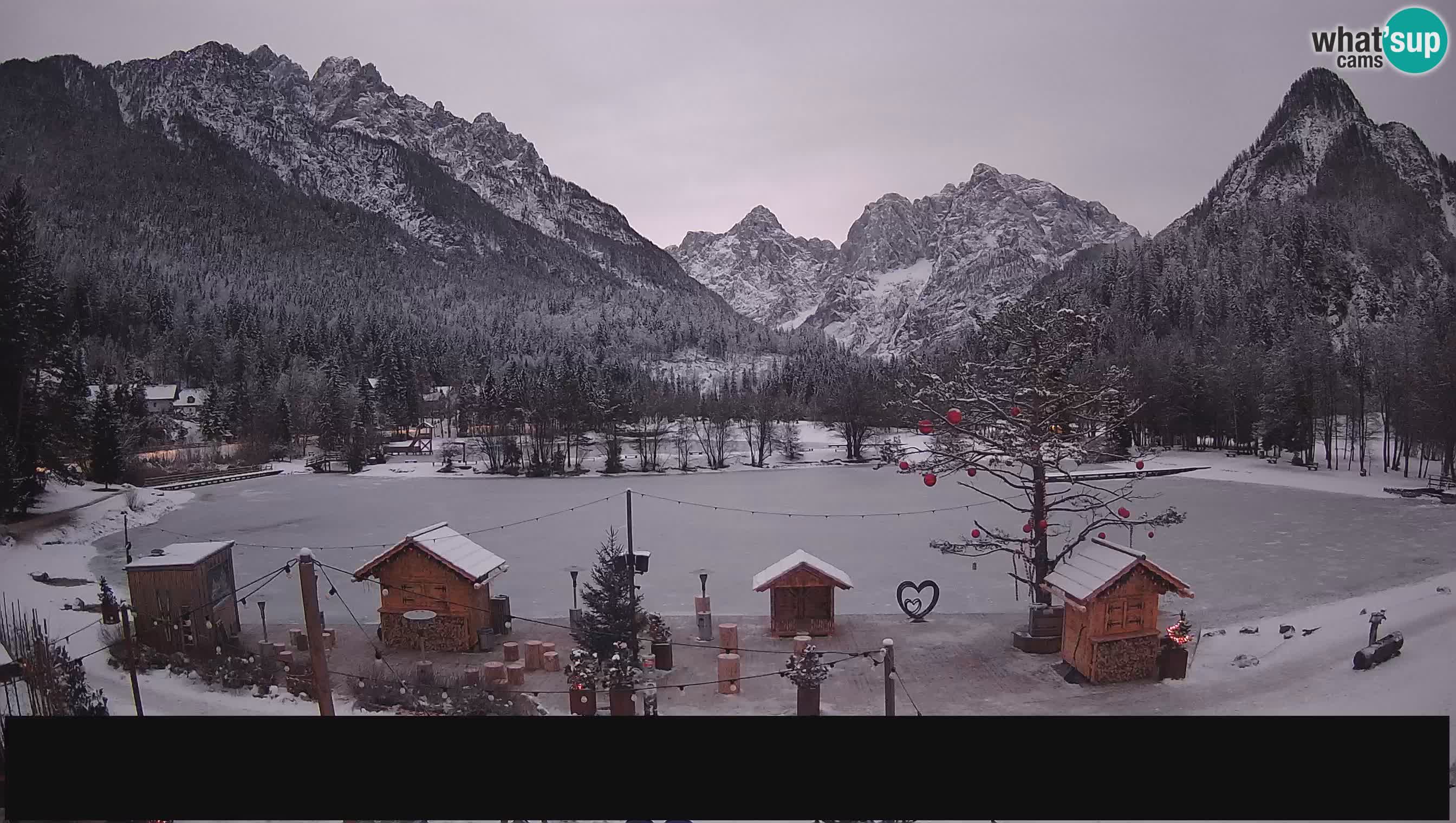 Spletna kamera v živo Jezero Jasna – Kranjska Gora